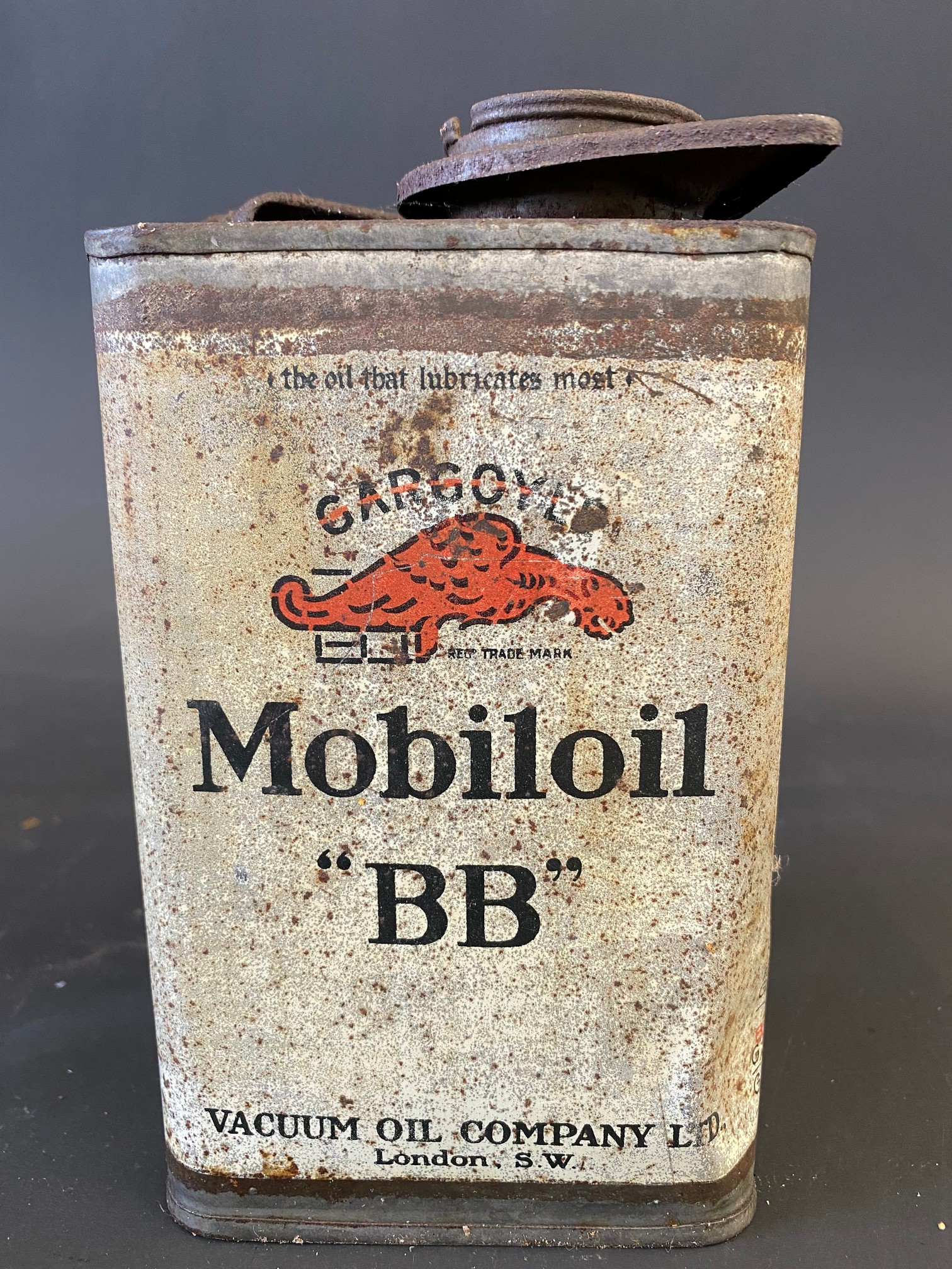 A small Gargoyle Mobiloil 'BB' grade quart can. - Image 3 of 6