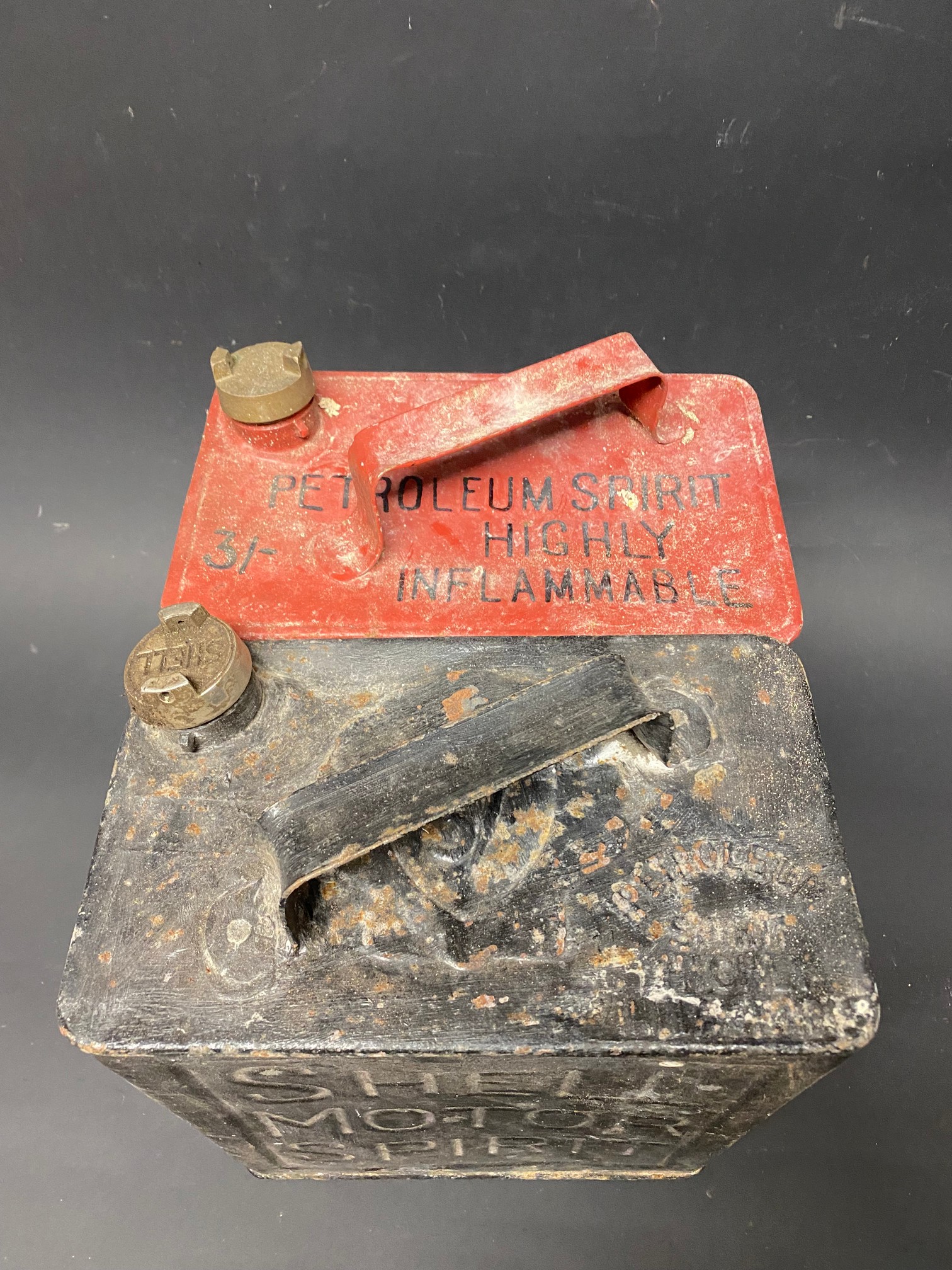 A Regent Motor Spirit two gallon petrol can by Grant and a Shell petrol can. - Image 3 of 4