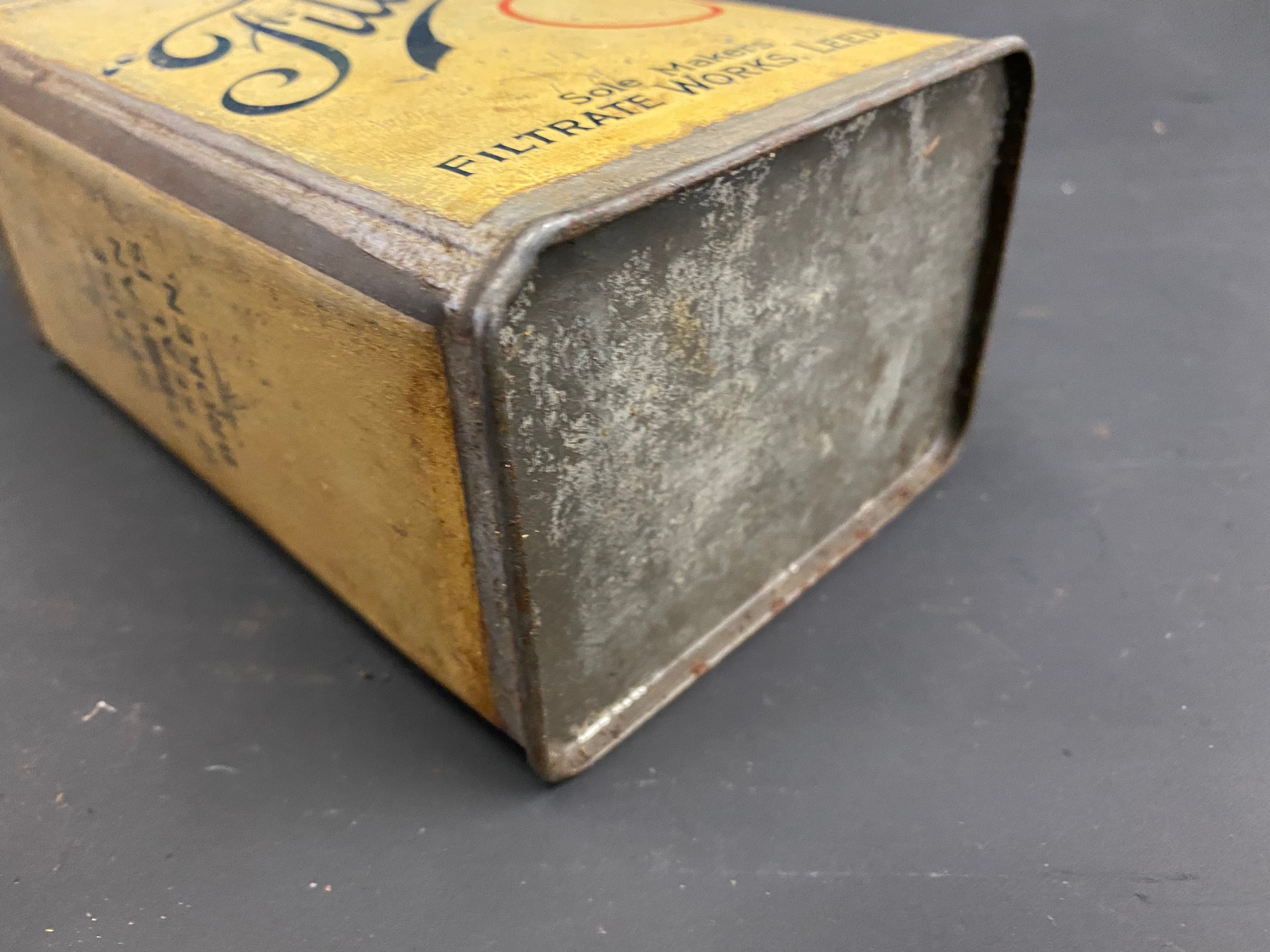 An early Filtrate quart oil can. - Image 6 of 6