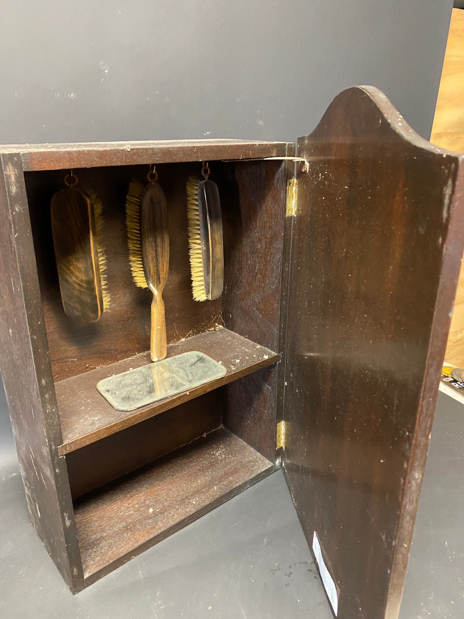 An AA Towels and Brushes for Members of the AA, Fanum House, London, wall mounted cabinet, 15 3/4 - Image 4 of 5