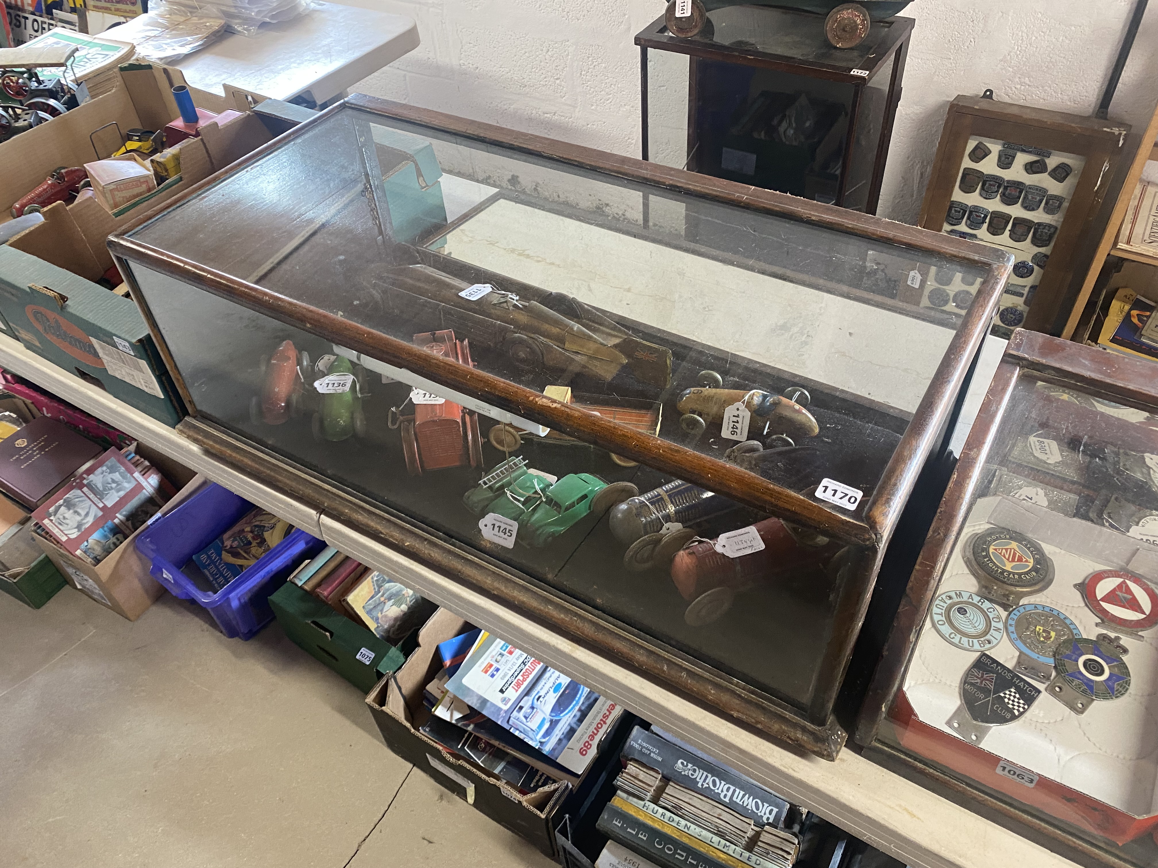 A late Victorian/Edwardian mahogany counter top rear opening display cabinet, 35 1/2" w x 12" h x - Image 3 of 4