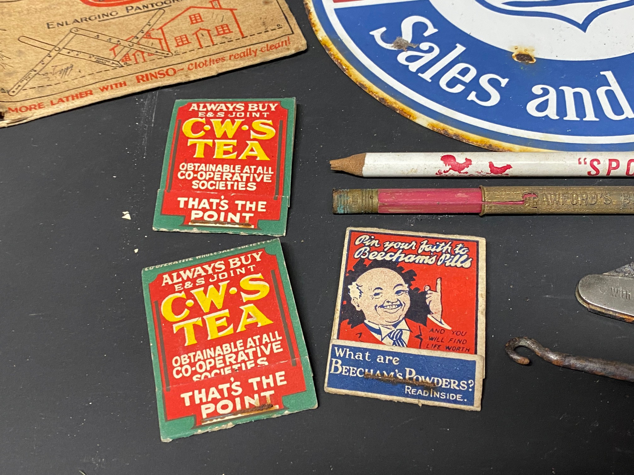 A quantity of assorted collectables and advertising including CWS match books, pen knives - Image 2 of 4