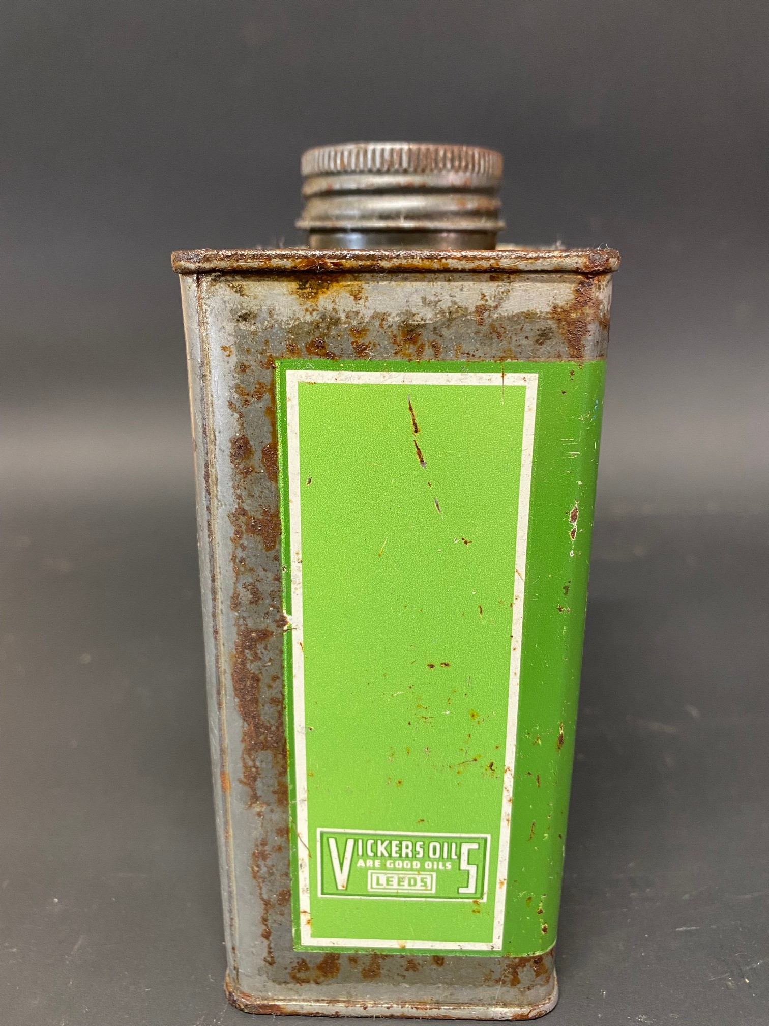 A Vickers Oils rectangular pint can. - Image 2 of 6