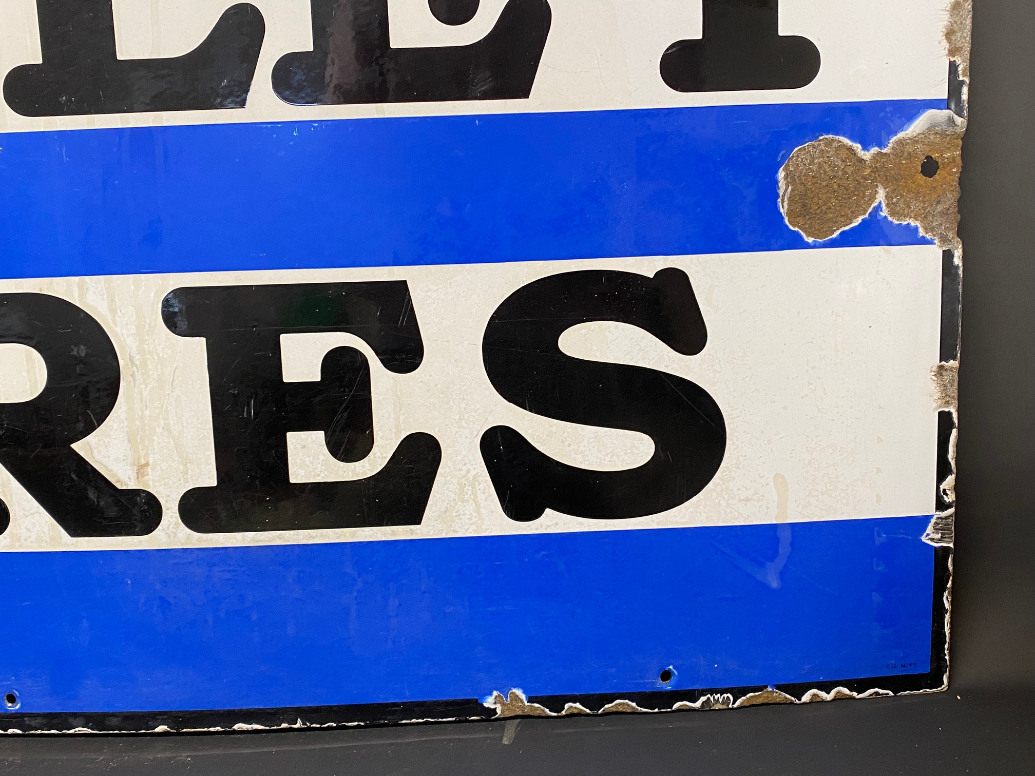 A Henley Tyres enamel sign, unusually still retaining pediment, 39 x 24". - Image 6 of 7