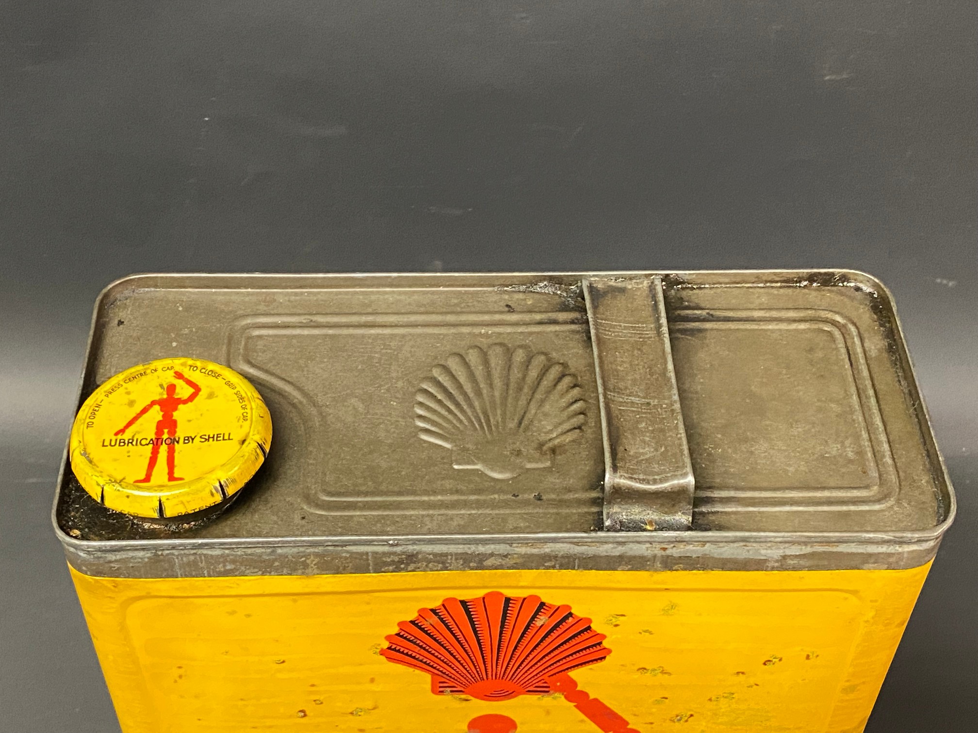 A Shell Lubricating Oil rectangular gallon can with robot/stick man motif, excellent condition. - Image 5 of 6