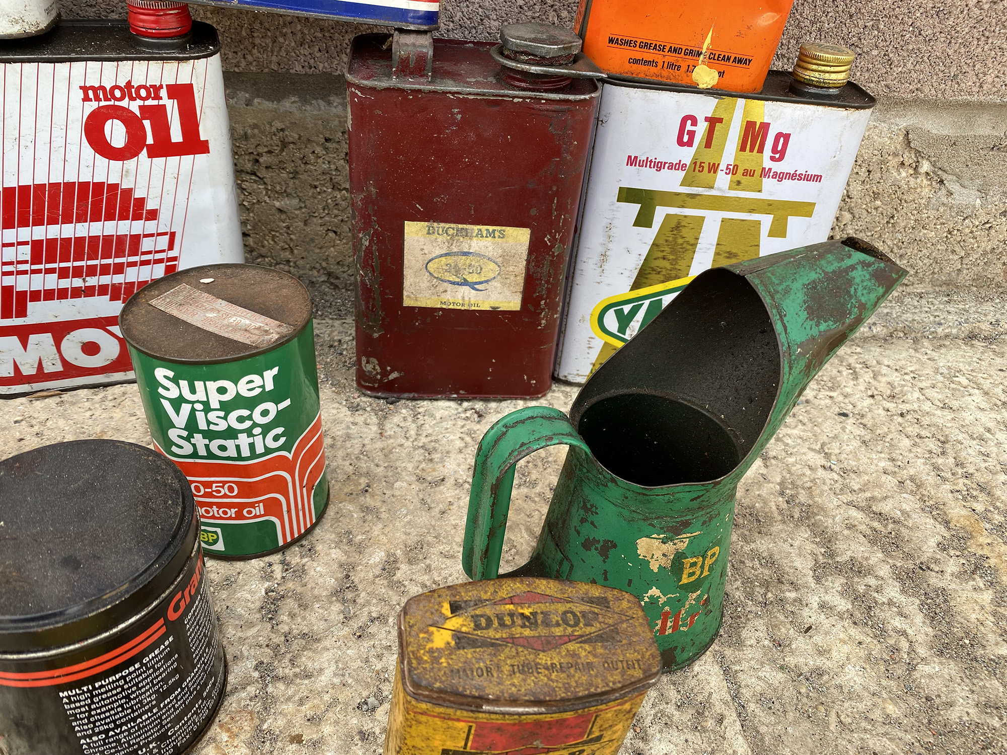 A selection of assorted oil cans and other tins including Dunlop puncture repair outfit tins etc. - Image 3 of 4