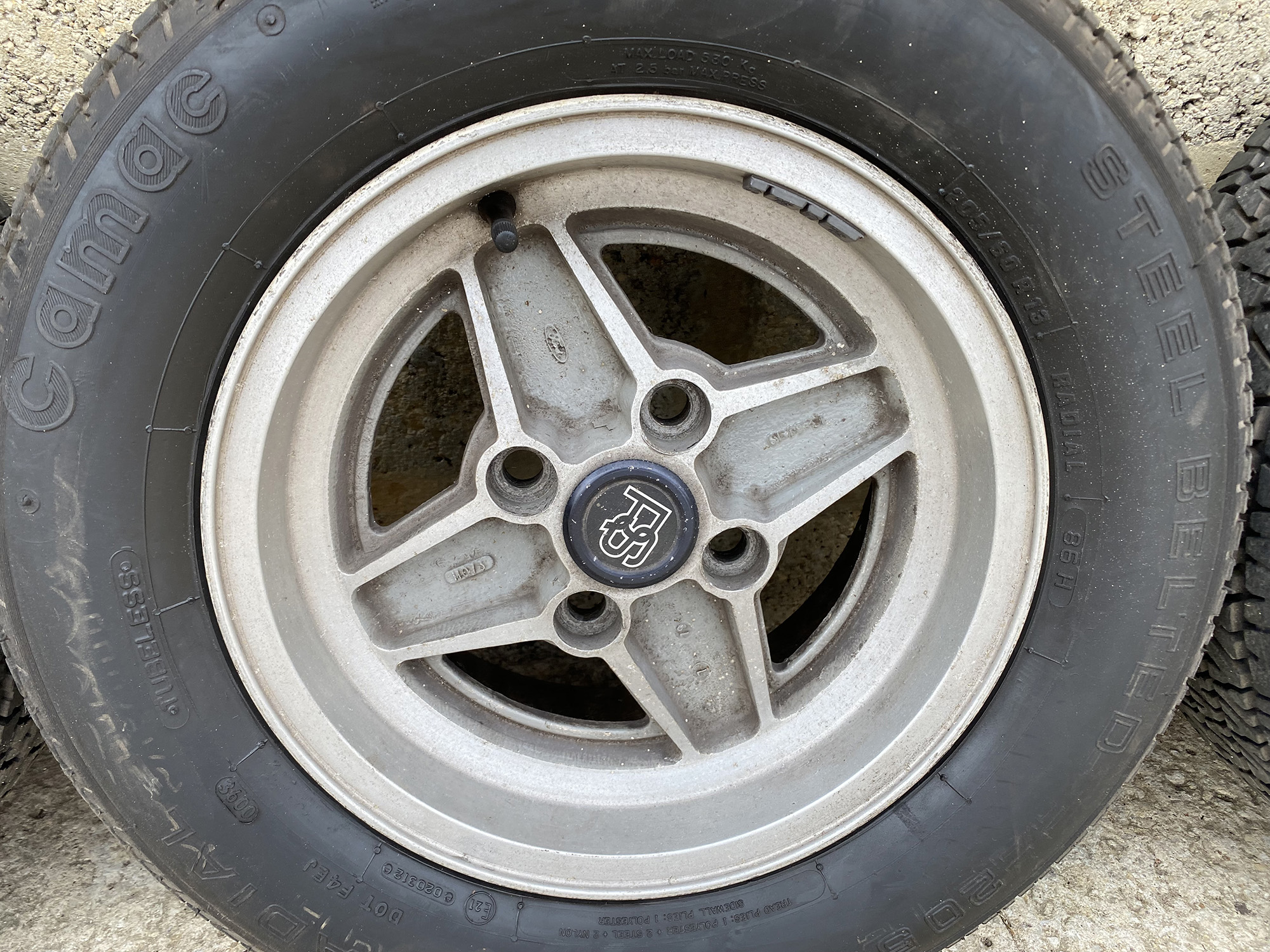 A genuine set of four RS 2000 four spoke wheels, manufactured 1979, 13 x 6J, centre - Image 3 of 5