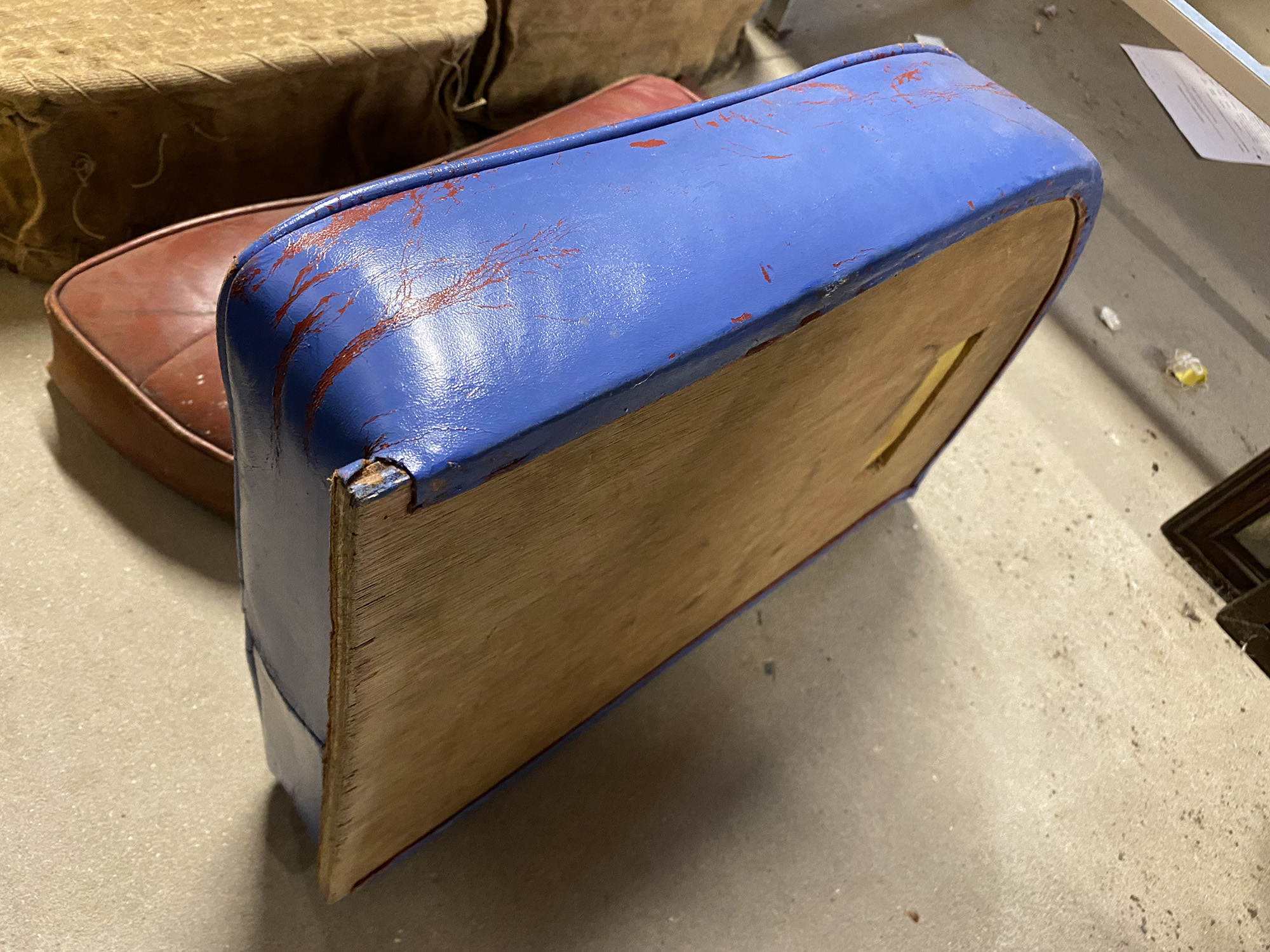 Four seats from a pre-war car, believed Amilcar or Salmson. - Image 2 of 4
