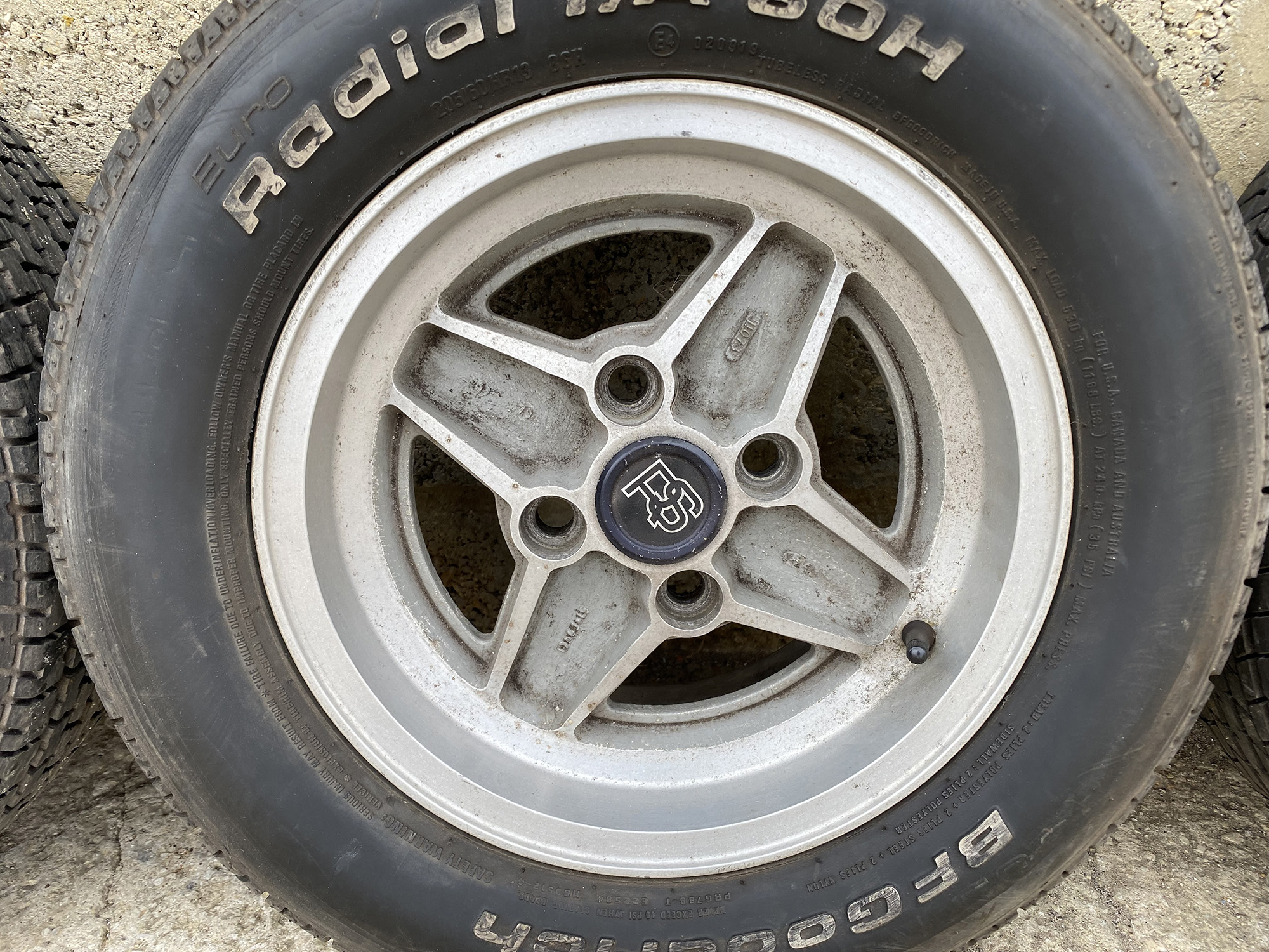 A genuine set of four RS 2000 four spoke wheels, manufactured 1979, 13 x 6J, centre - Image 4 of 5