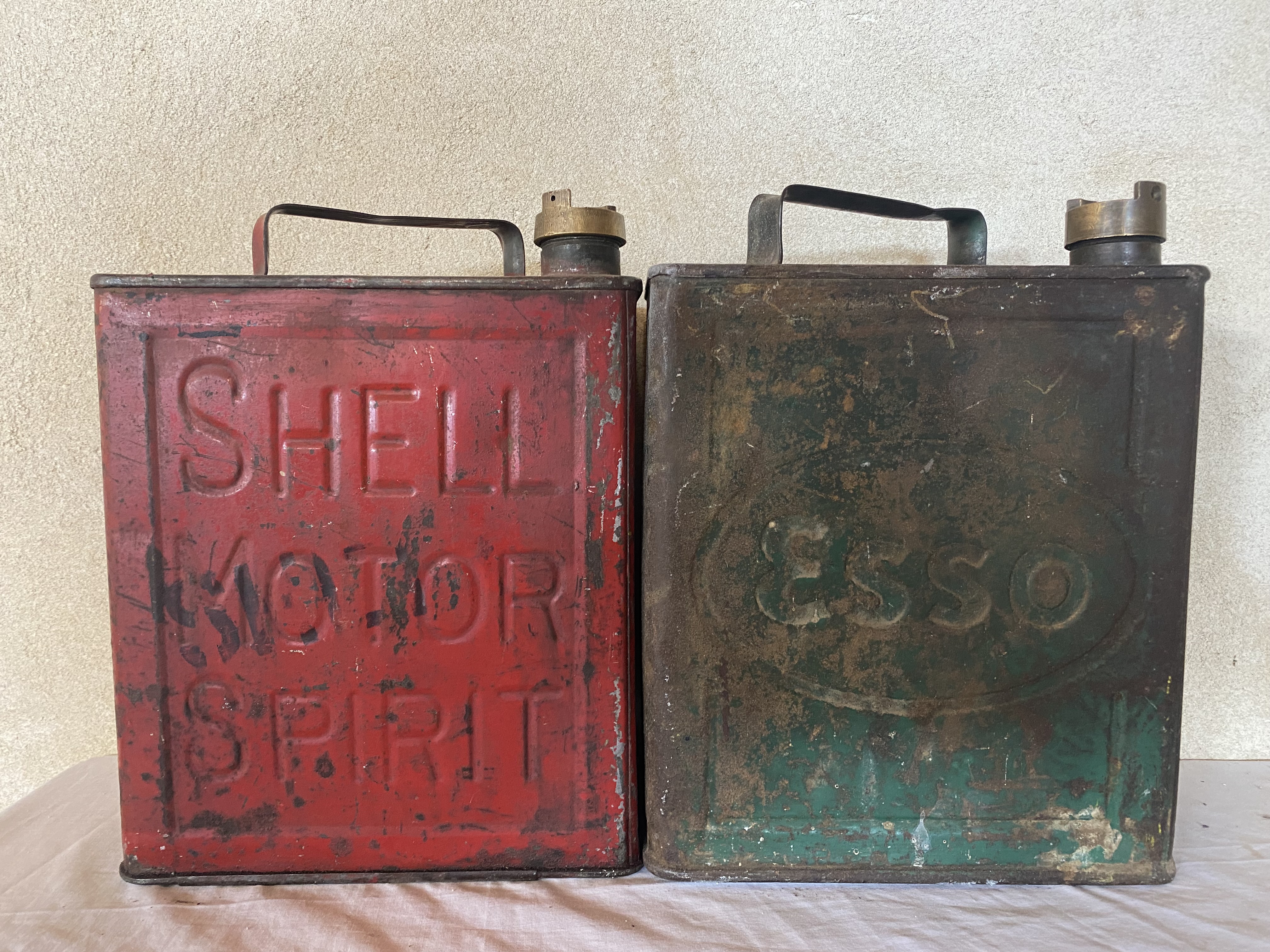 A Shell Motor Spirit two gallon petrol can by Valor and an Esso can, dated November 1936. - Image 2 of 4