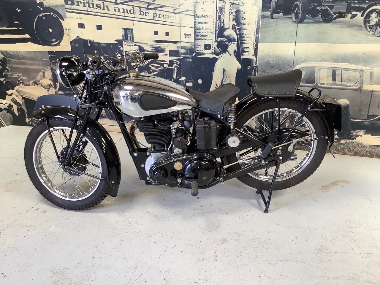 1947 BSA M33 499cc OHV Reg. no. Not registered Frame no. YM20 205 (1947) Engine no. ZM33 3043 - Image 4 of 7