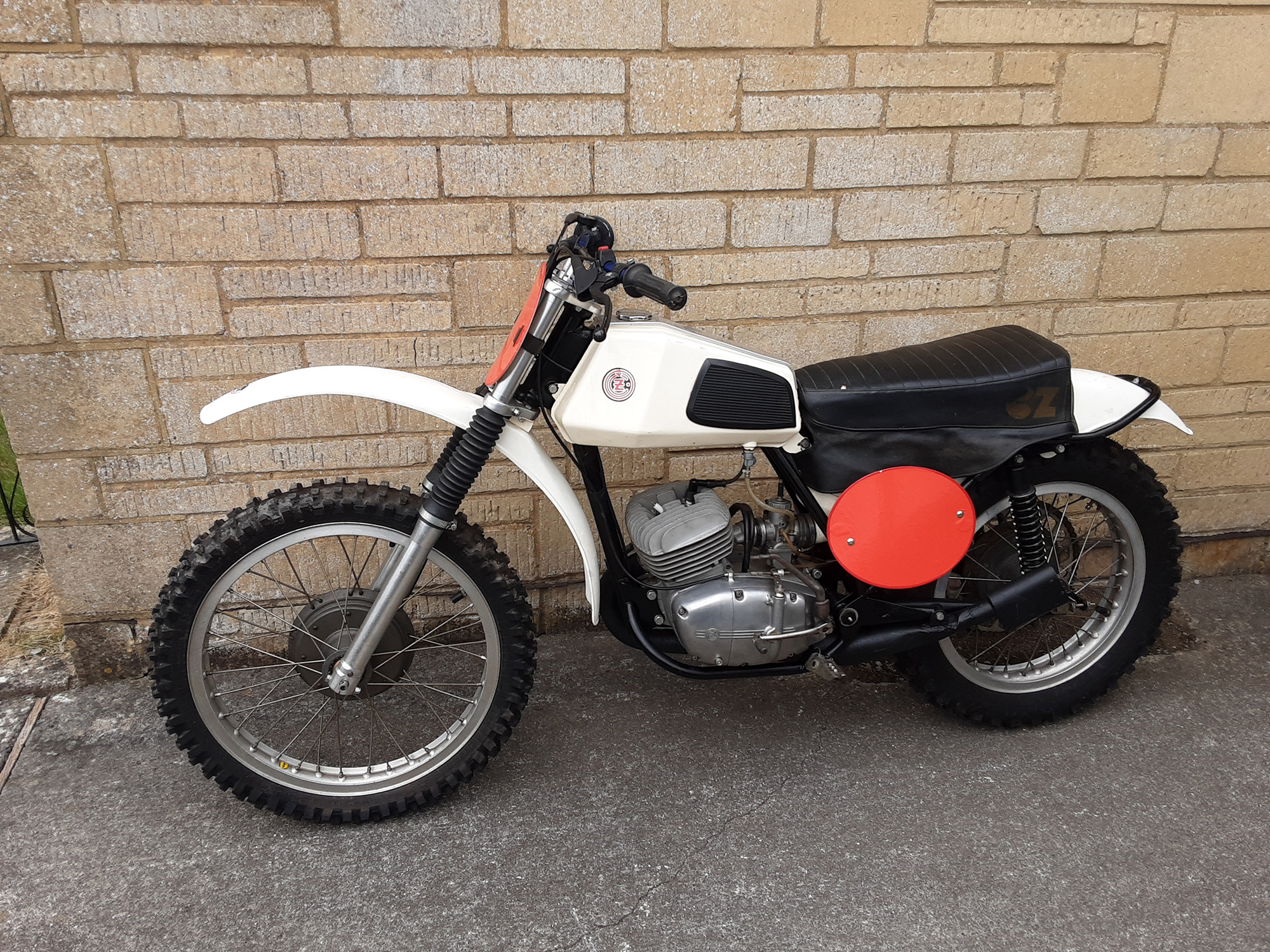 1973 CZ 125cc Moto Cross Bike Reg. no. Not road registered Engine no. 984 - 5 - 000299