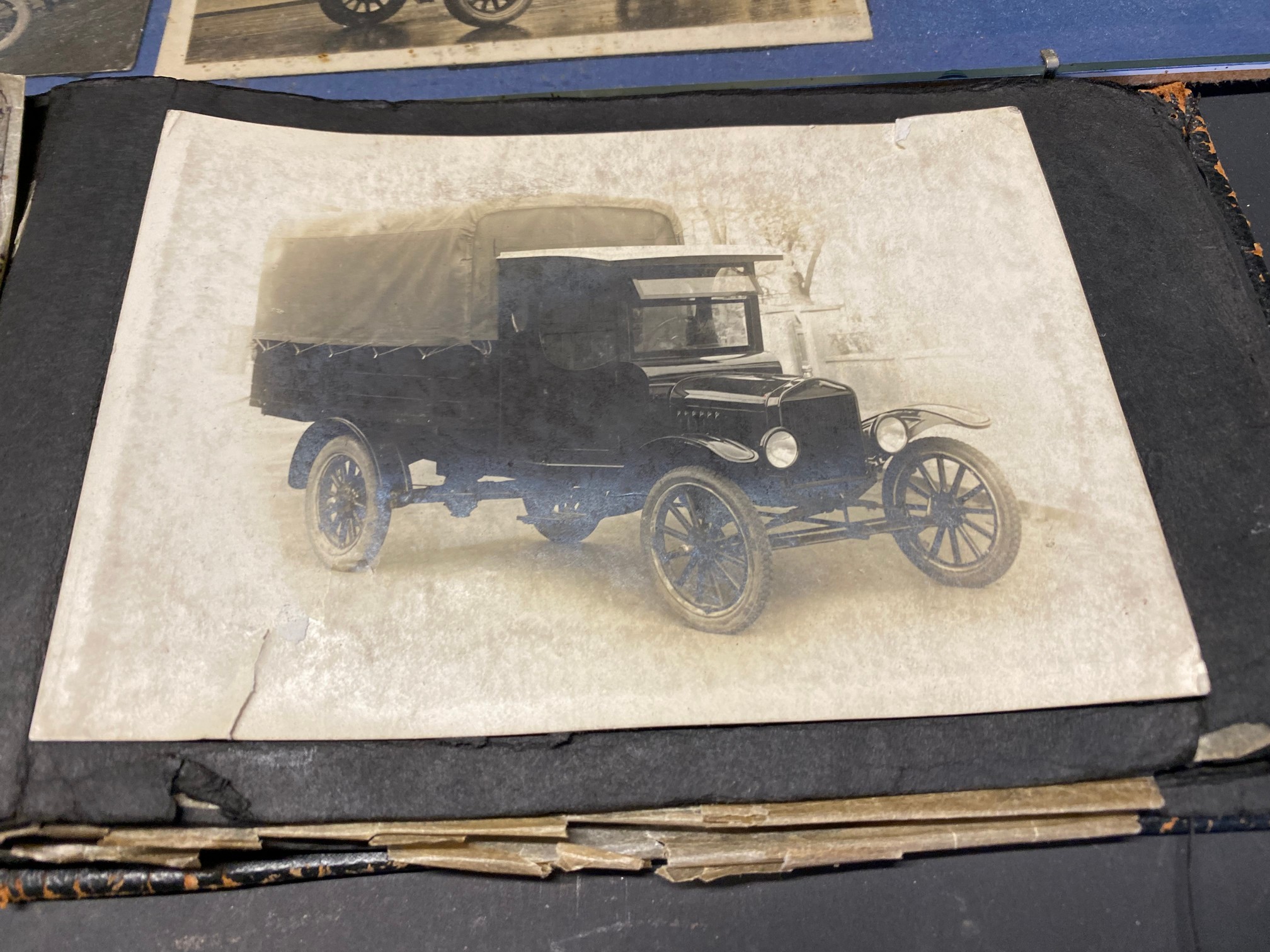 A collection of early black and white postcards and photographs of mainly Model T Fords, some in - Image 2 of 5