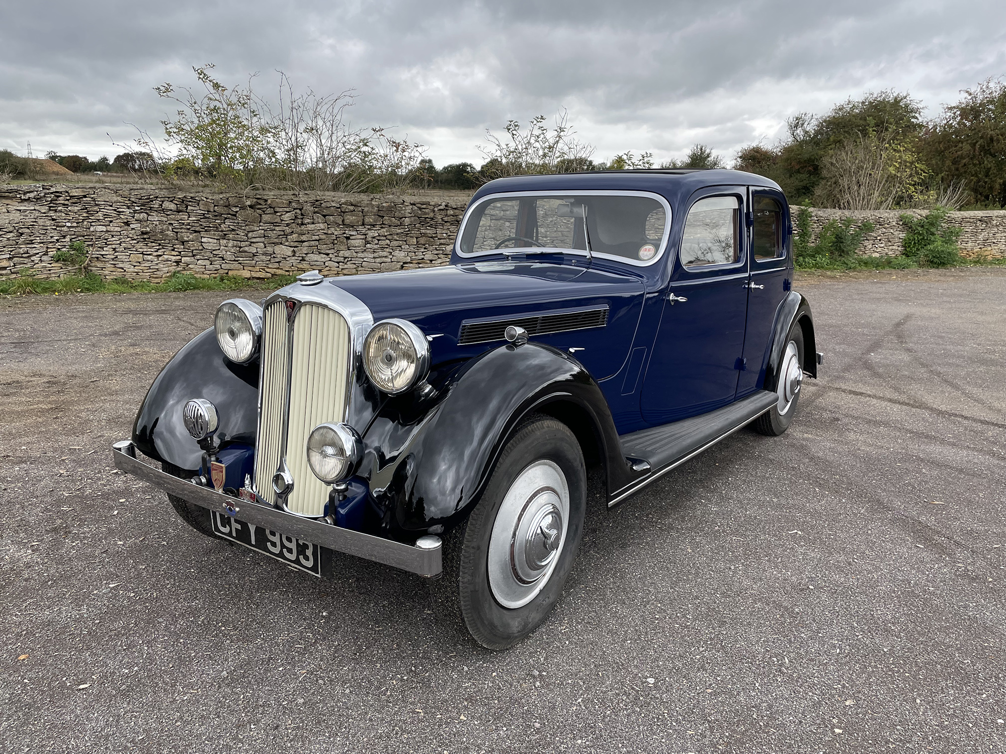 1937 Rover P2 14hp Sports Saloon Reg. no. CFY 993 Chassis no. 722763 Engine no. 722763 - Image 7 of 13