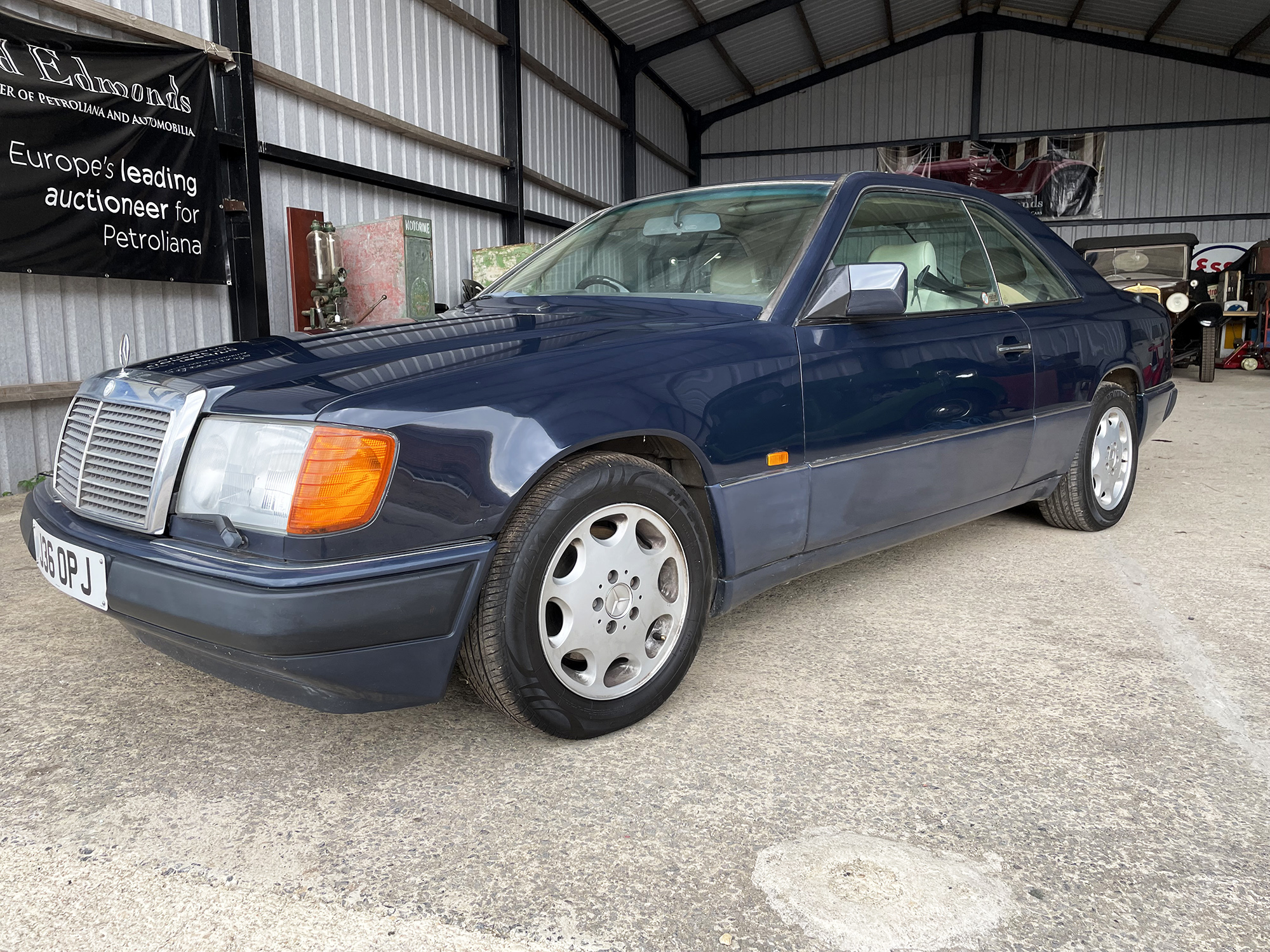 1991 Mercedes-Benz 300CE 24v Reg. no. J36 OPJ Chassis no. 1240512B562298 Engine no. M104 - Image 2 of 11