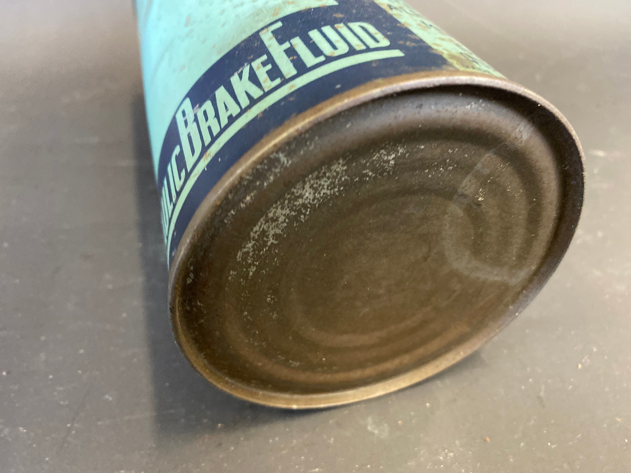 A BACO Hydraulic Brake Fluid cylindrical quart can. - Image 4 of 4