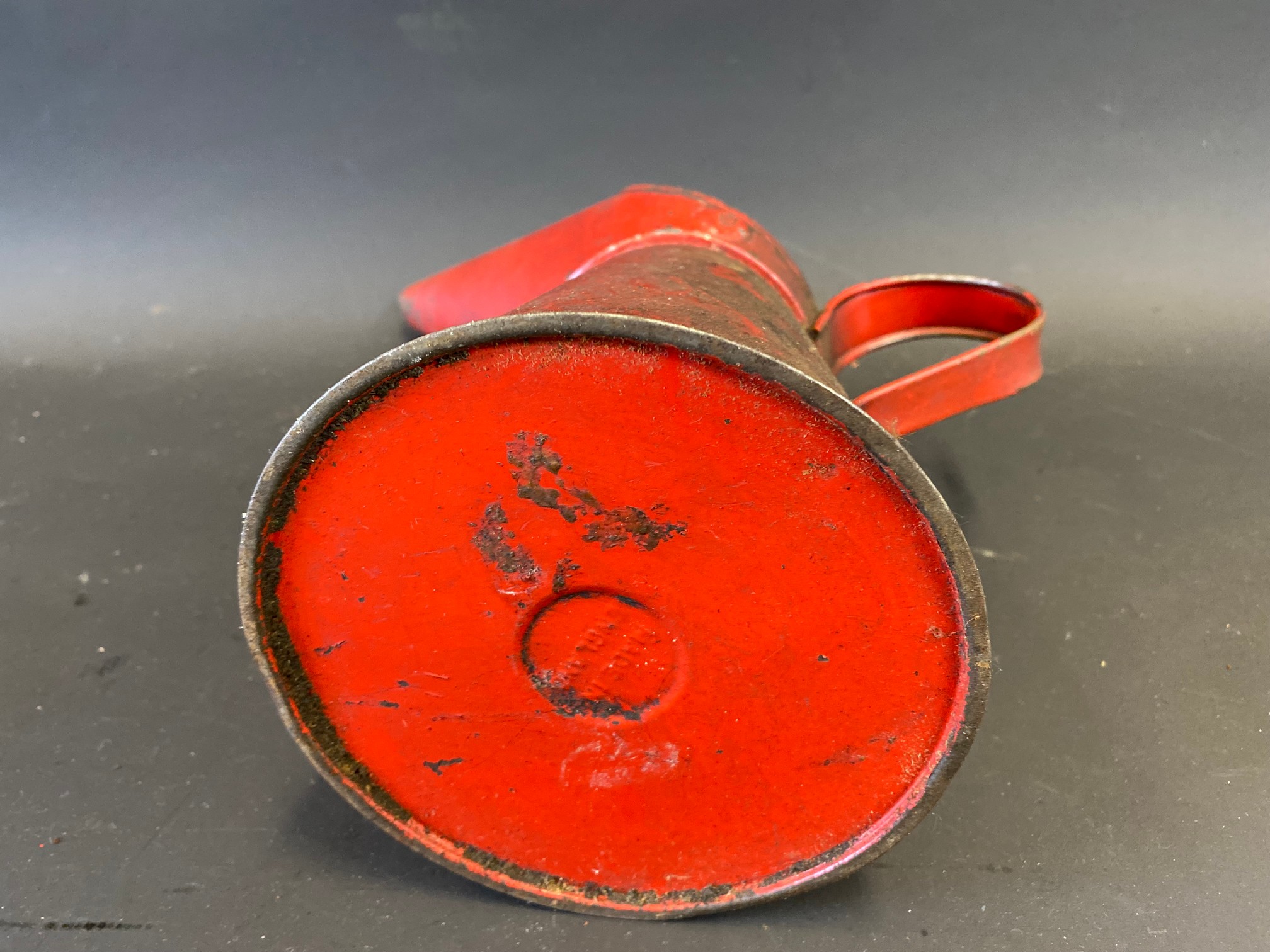 An Ovoline quart oil measure. - Image 5 of 5