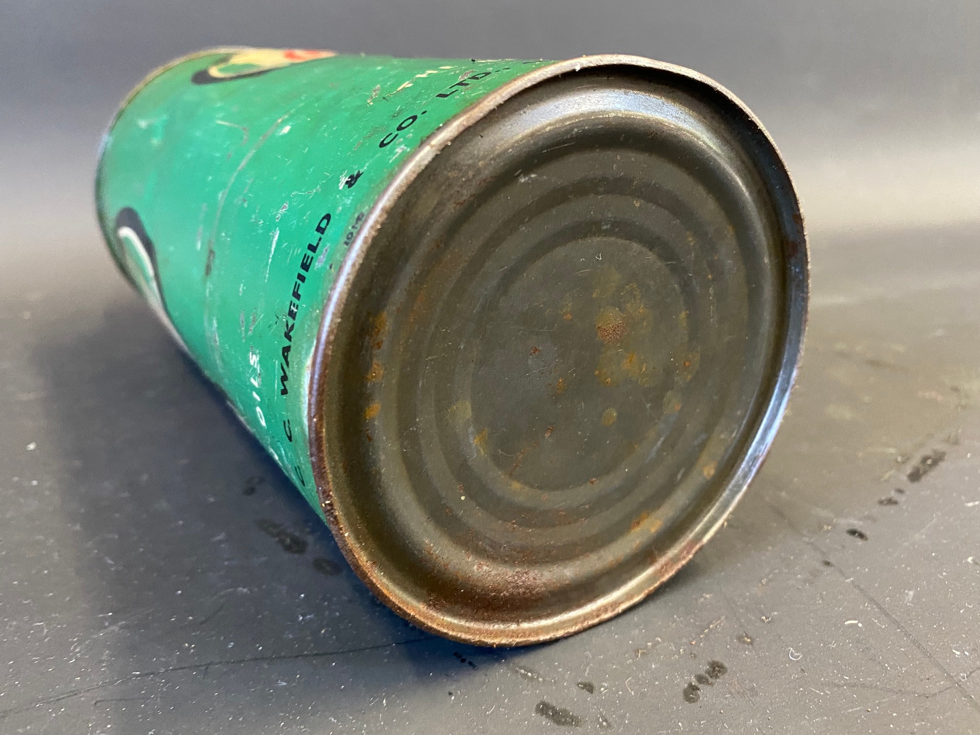 A Wakefield Castrol 'XL' Grade quart cylindrical oil can. - Image 4 of 4