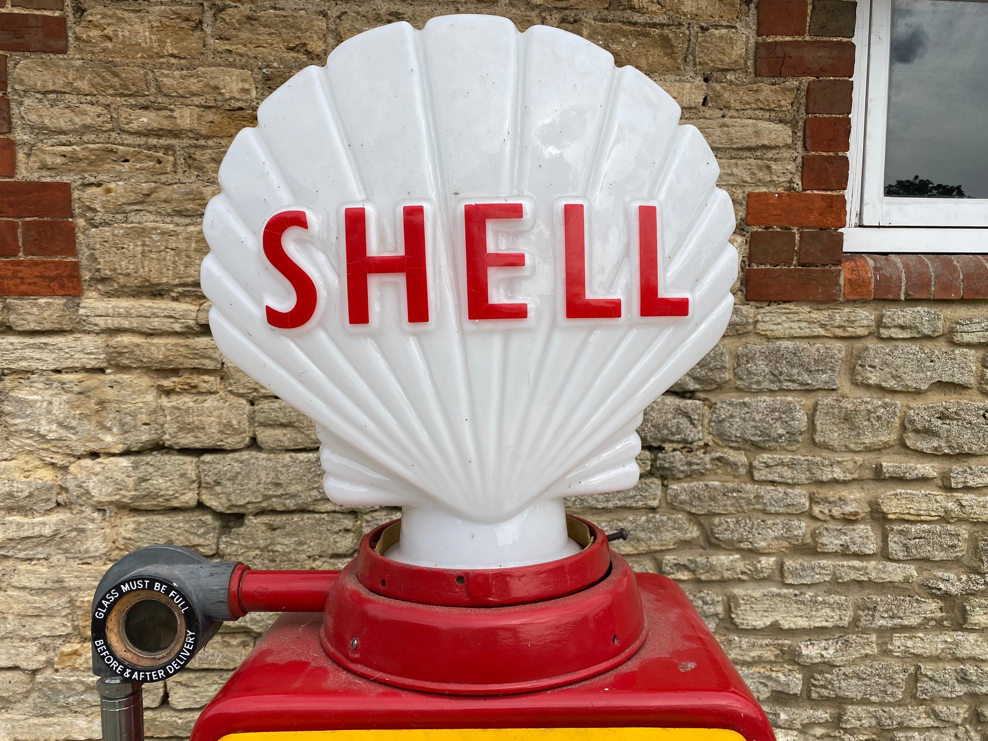 An Avery Hardoll electric petrol pump restored in Shell livery, with reproduction Shell globe, - Image 2 of 4