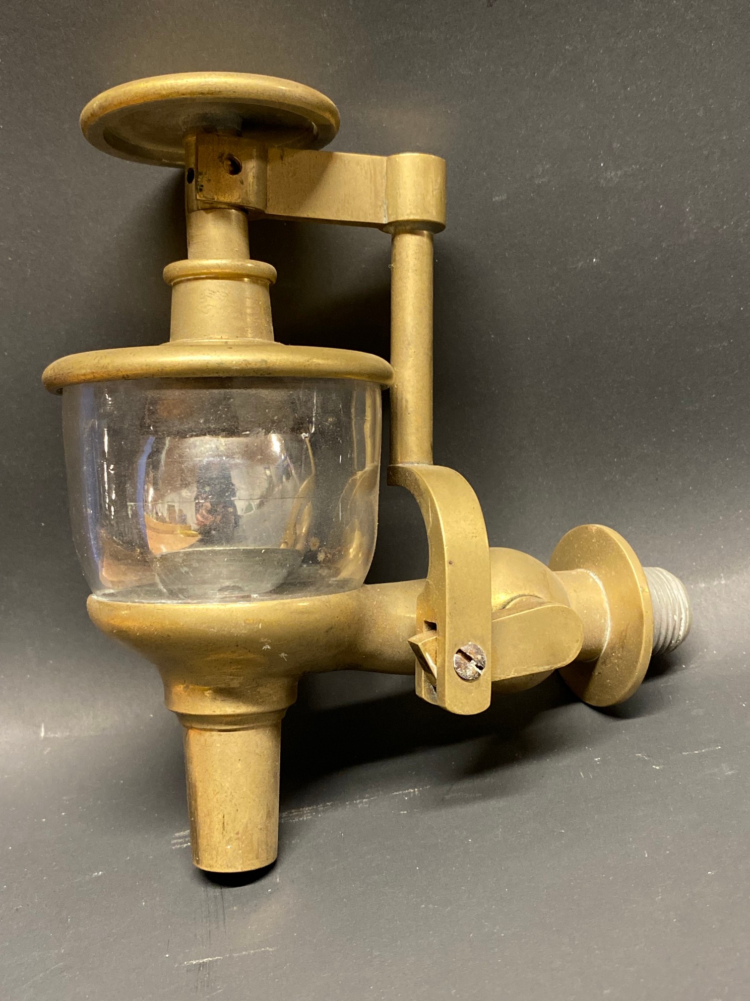 A good quality brass oil dispensing tap.