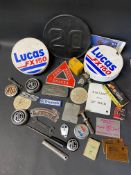 A tray of mixed motoring collectables including a pair of spot lights, a 20mph speed limit plaque