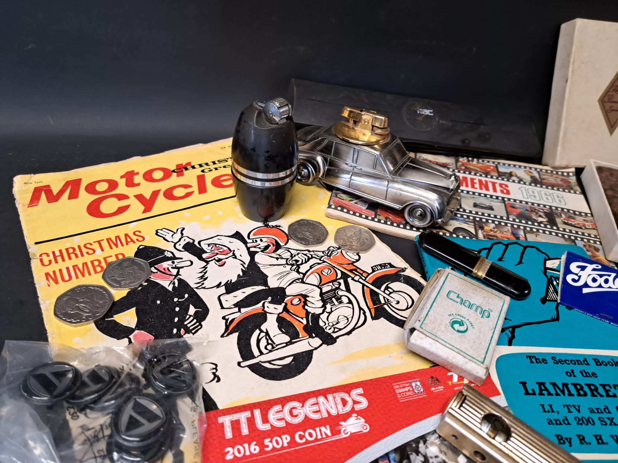 A tray of mixed motoring ephemera, collectables etc. including lighters, playing cards etc. - Image 2 of 4