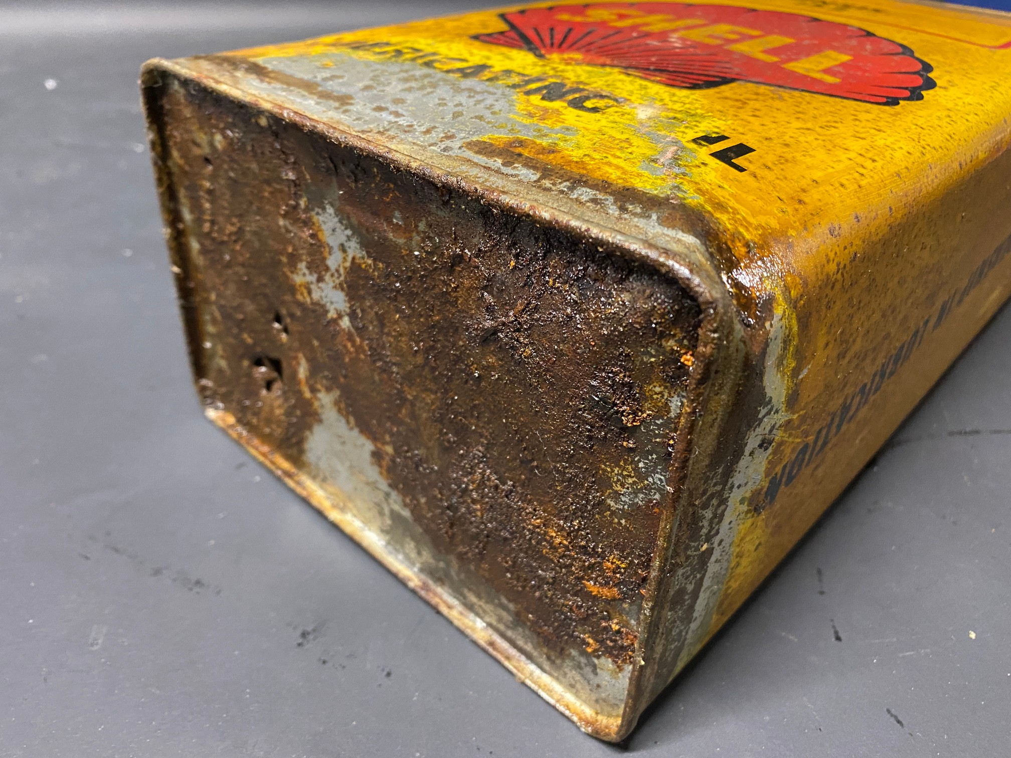 A Shell Lubricating Oil gallon can. - Image 4 of 4