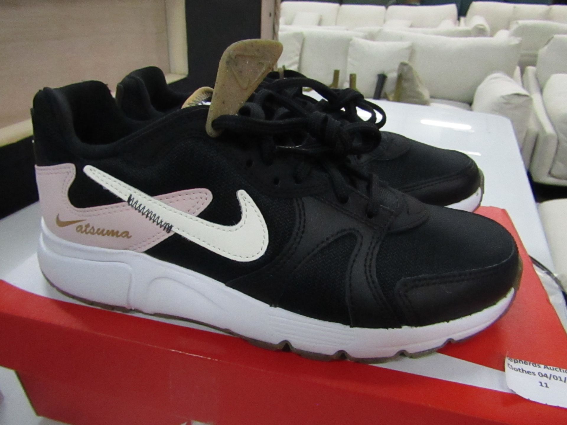 Nike Womens Atsuma Trainers size 4 UK RRP £47 new & boxed see image for design