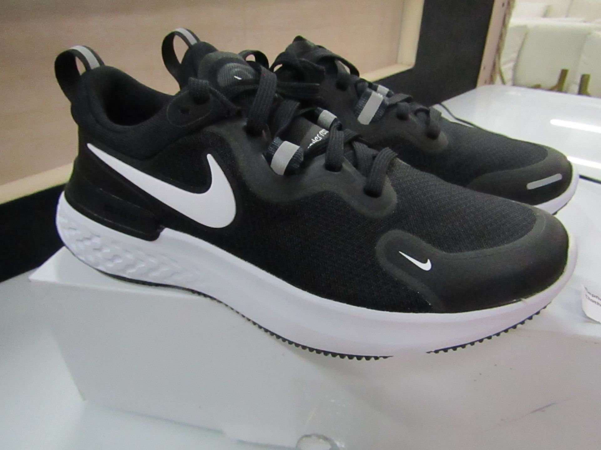 Nike Miler React Running Shoes size 4 UK RRP £66 new & boxed see image for design