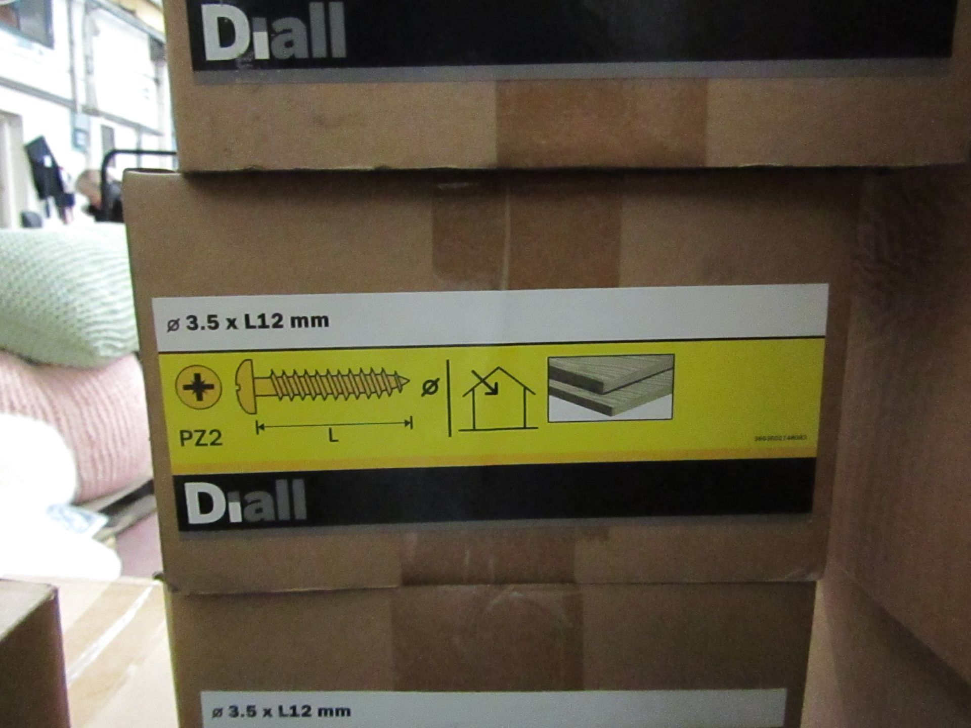 Diall - Wood Screw Pan YZP 3.5x12mm Loose - Unused & Boxed.