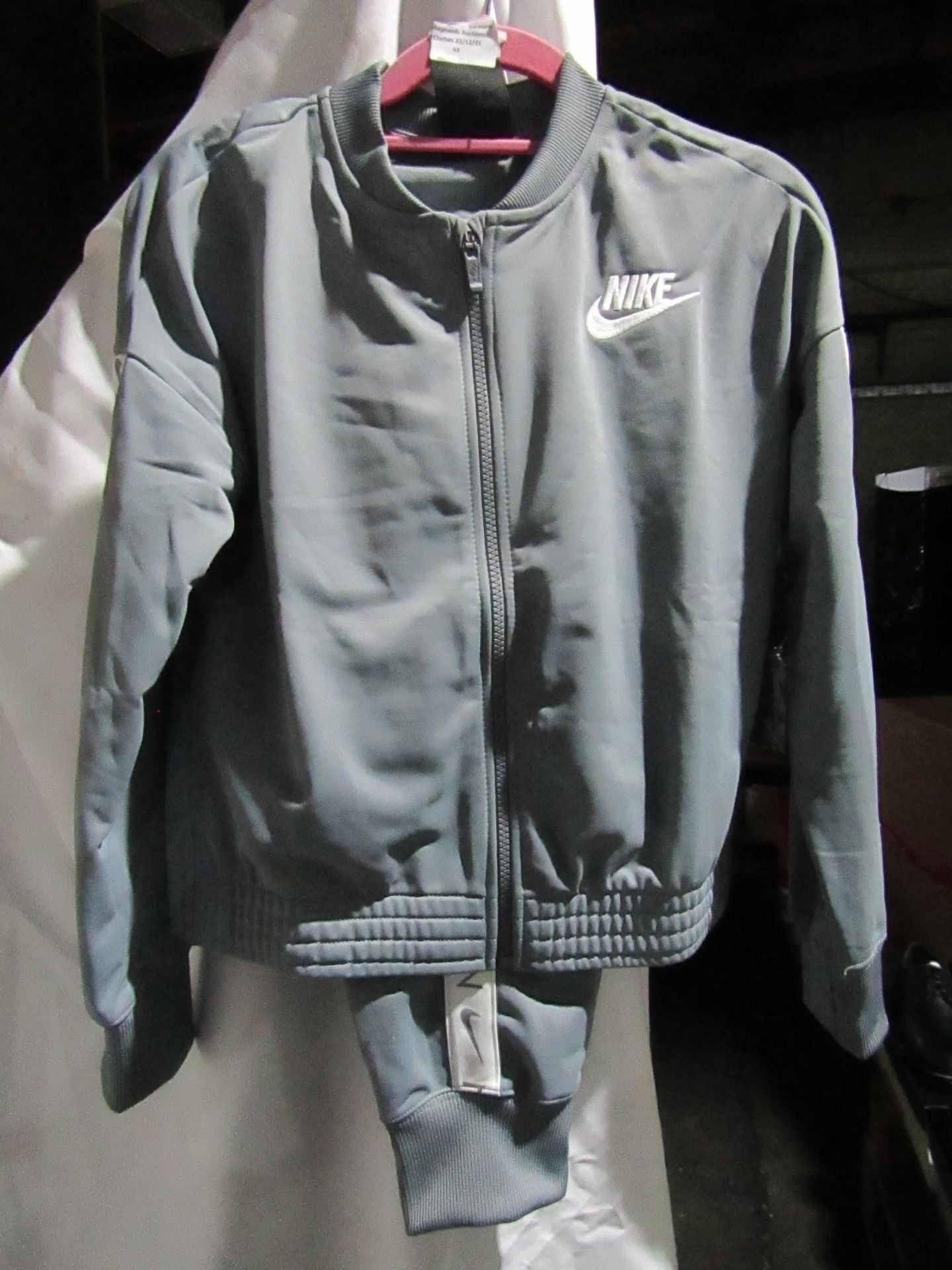 Nike Girls full Track Suit, new Size XS