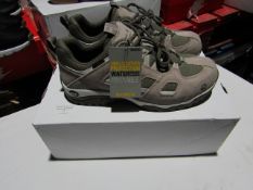 Jack Wolfskin Waterproof walking trainers, new and boxed, Size 7.5 UK, RRP œ79.99