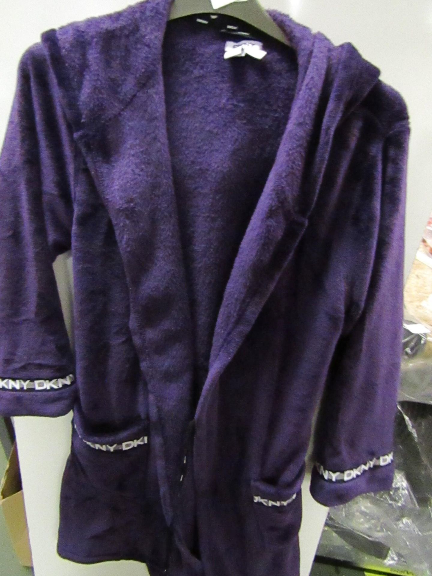 DKNY Fleecy Dressing Gown Purple Size M ( Needs A repair To Seam On the Arm )