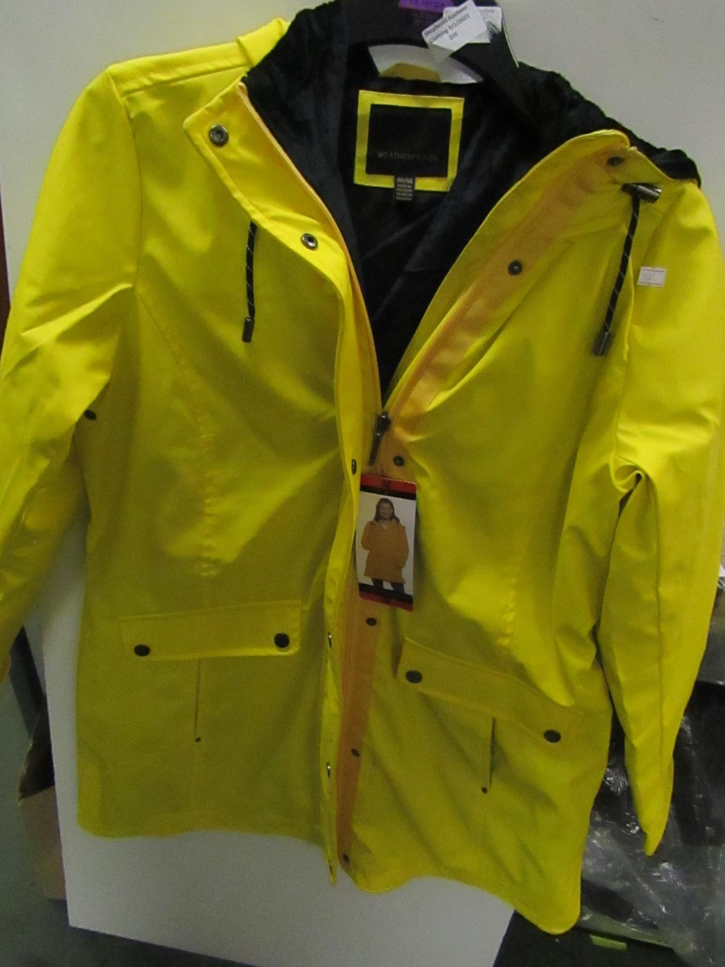 Water Resistant Jacket Modern Fit Light Padding For Warmth Yellow Size M new With Tags