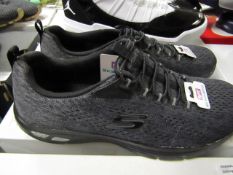 Skechers Relaxed Fit With Memory Foam Size 7 New & Boxed
