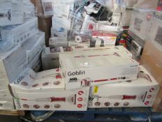 | 1X | UNMANIFESTED PALLET OF APPROX 7 VARIOUS BRANDED VACUUM CLEANERS SOME BOXED AND SOME LOOSE |