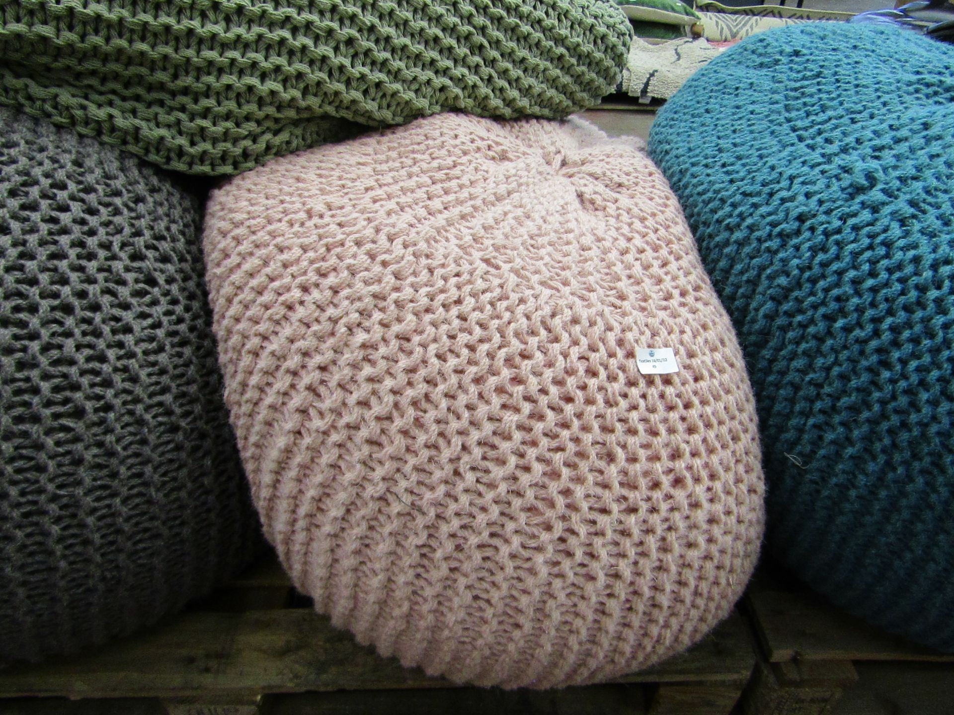 | 1X | MADE.COM 100% KNITTED COCOON BEANBAG, PINK | UNCHECKED & UNPACKAGED |
