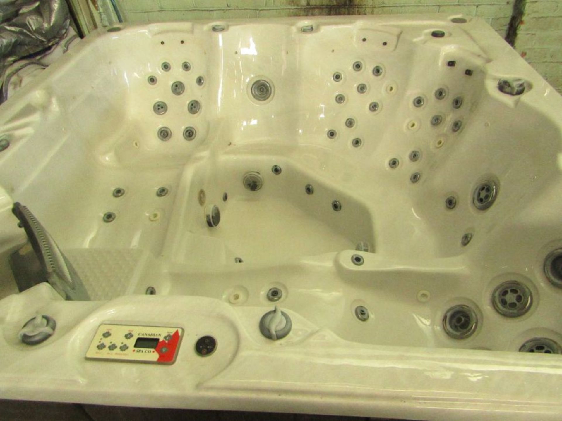 Canadian Spa Vancouver 6 person Hot Tub, Unchecked for working condition and Unknow reason for - Image 2 of 18