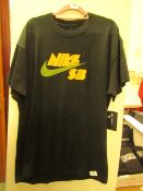 Nike Loose Fit T/Shirt Mens Size X/L new With Tags