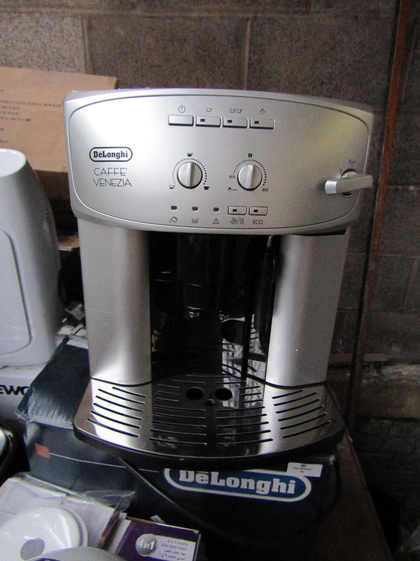 Delonghi - Caffe Venezia bean to cup coffee machine, powers on but cannot check any further, comes