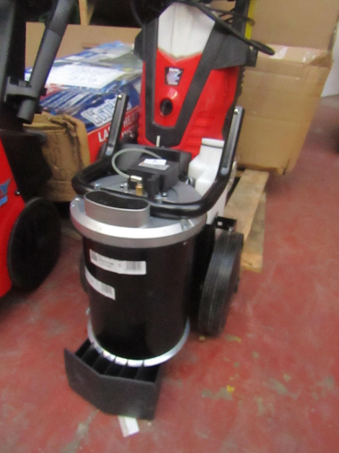 1x CL WASH HARRY 230V 2 2598 This lot is a Machine Mart product which is raw and completely