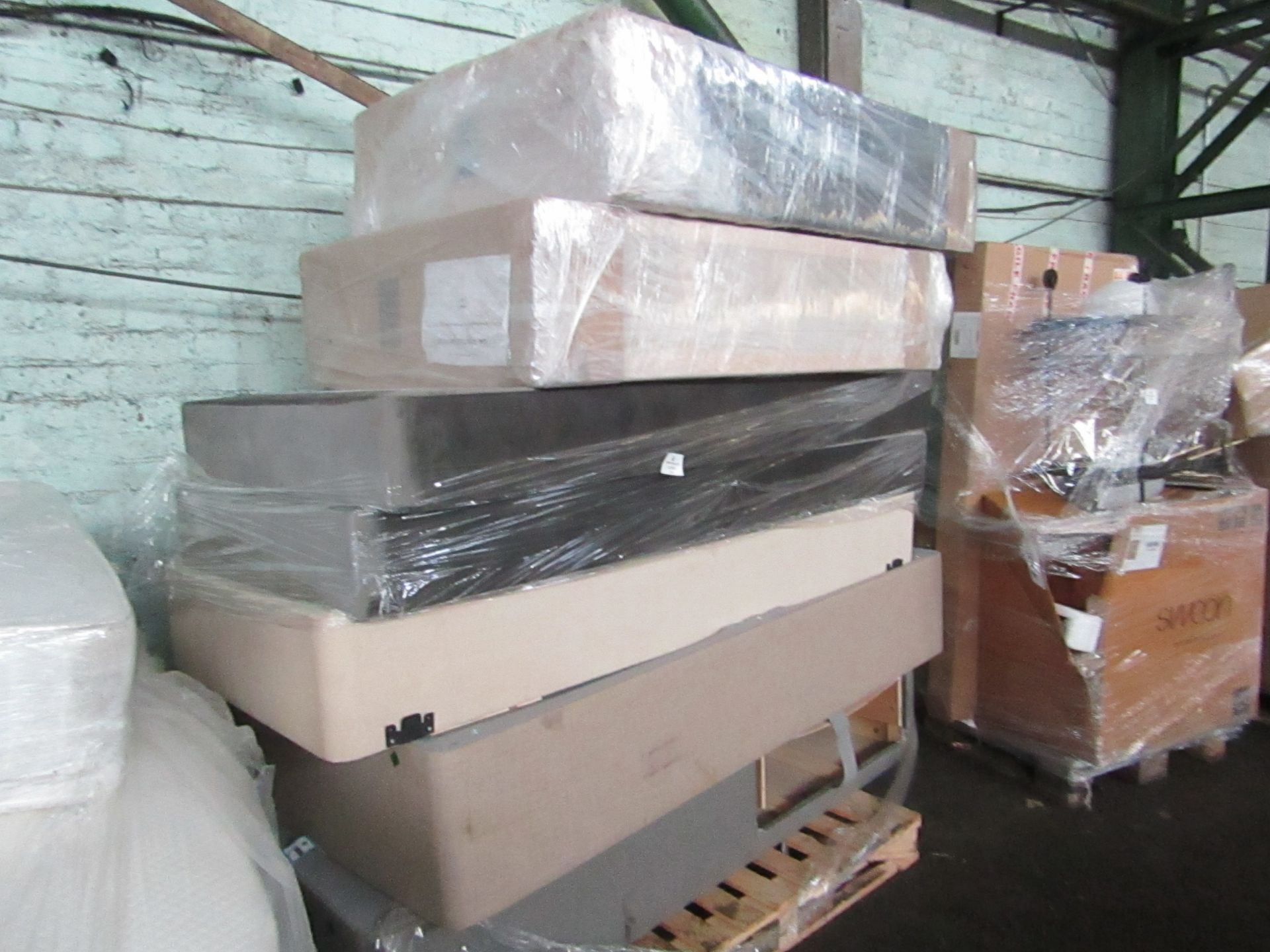 | 1X | PALLET OF FAULTY / MISSING PARTS / DAMAGED CUSTOMER RETURNS CARPET RIGHT UNMANIFESTED |