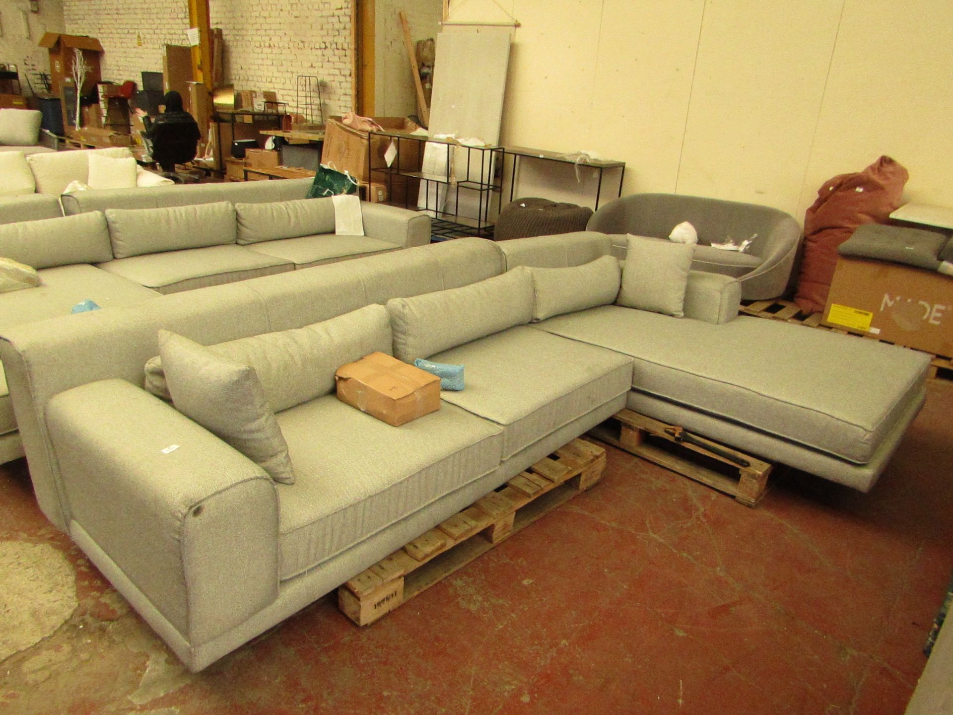 | 1X | VIVENSE JIVAGO RIGHT HAND CORNER SOFA | NEEDS A CLEAN BUT OTHERWISE GOOD CONDITION | RRP £