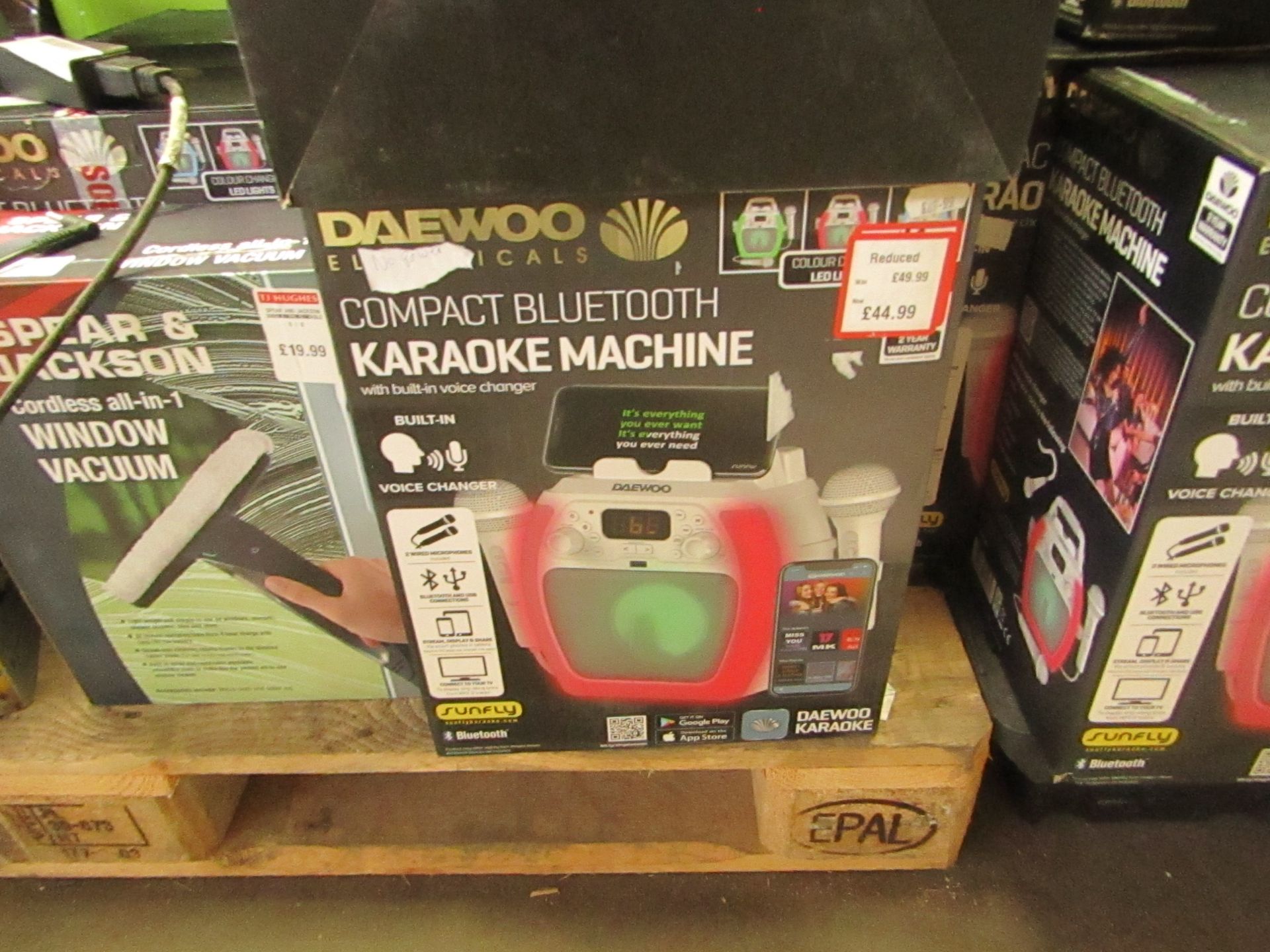 1X Daewoo Compact Bluetooth Karaoke Machine, Has No Power When Tried To Test, Not Checked Any