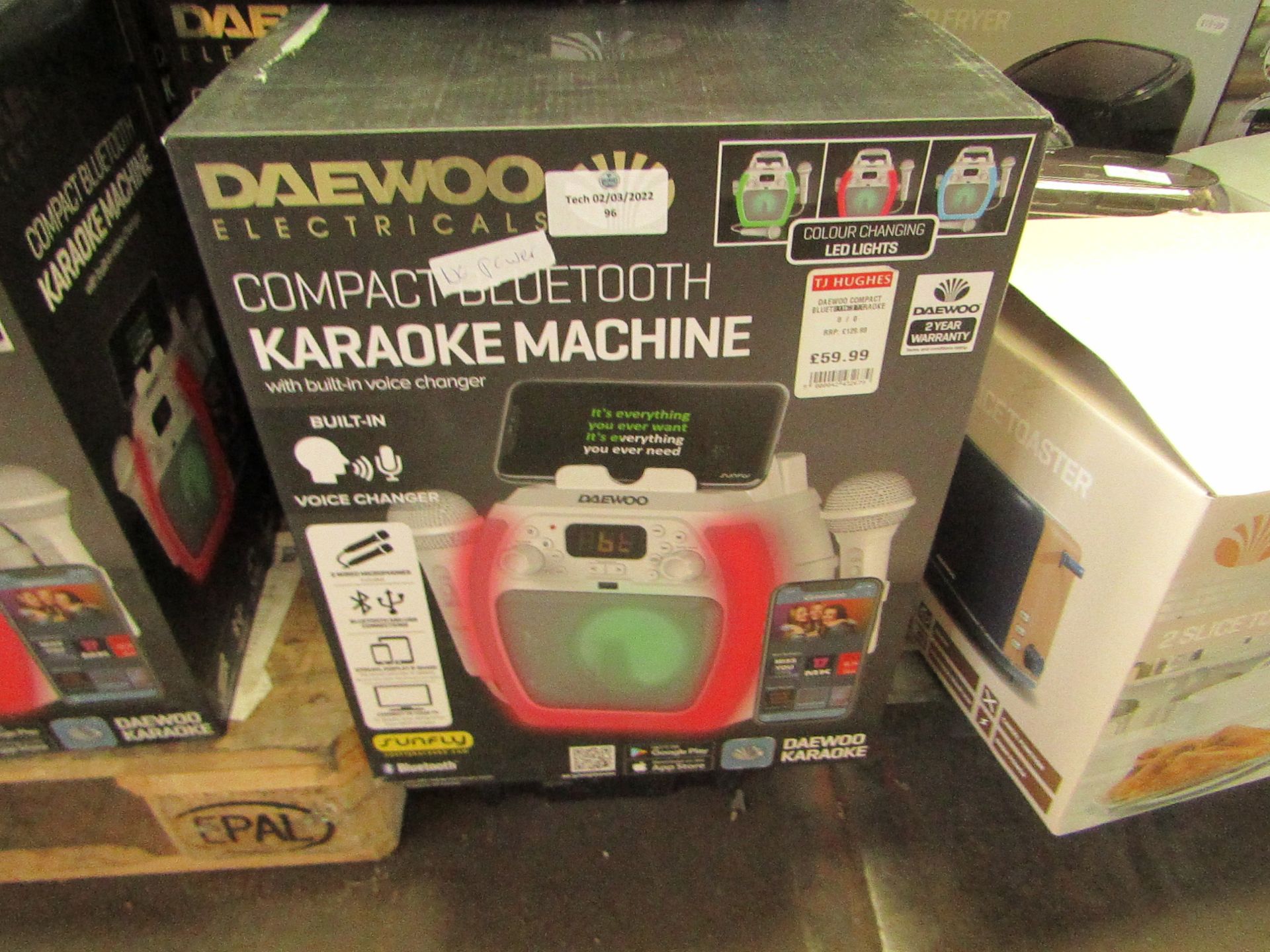 1X Daewoo Compact Bluetooth Karaoke Machine, Has No Power When Tried To Test, Not Checked Any