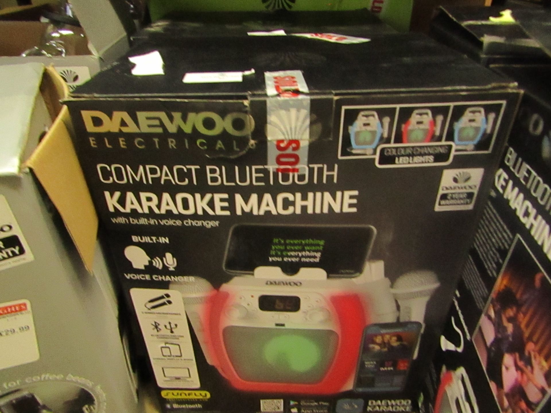 1X Daewoo Compact Bluetooth Karaoke Machine, Powers On But We Have Not Tested Any Further, RRP £99.