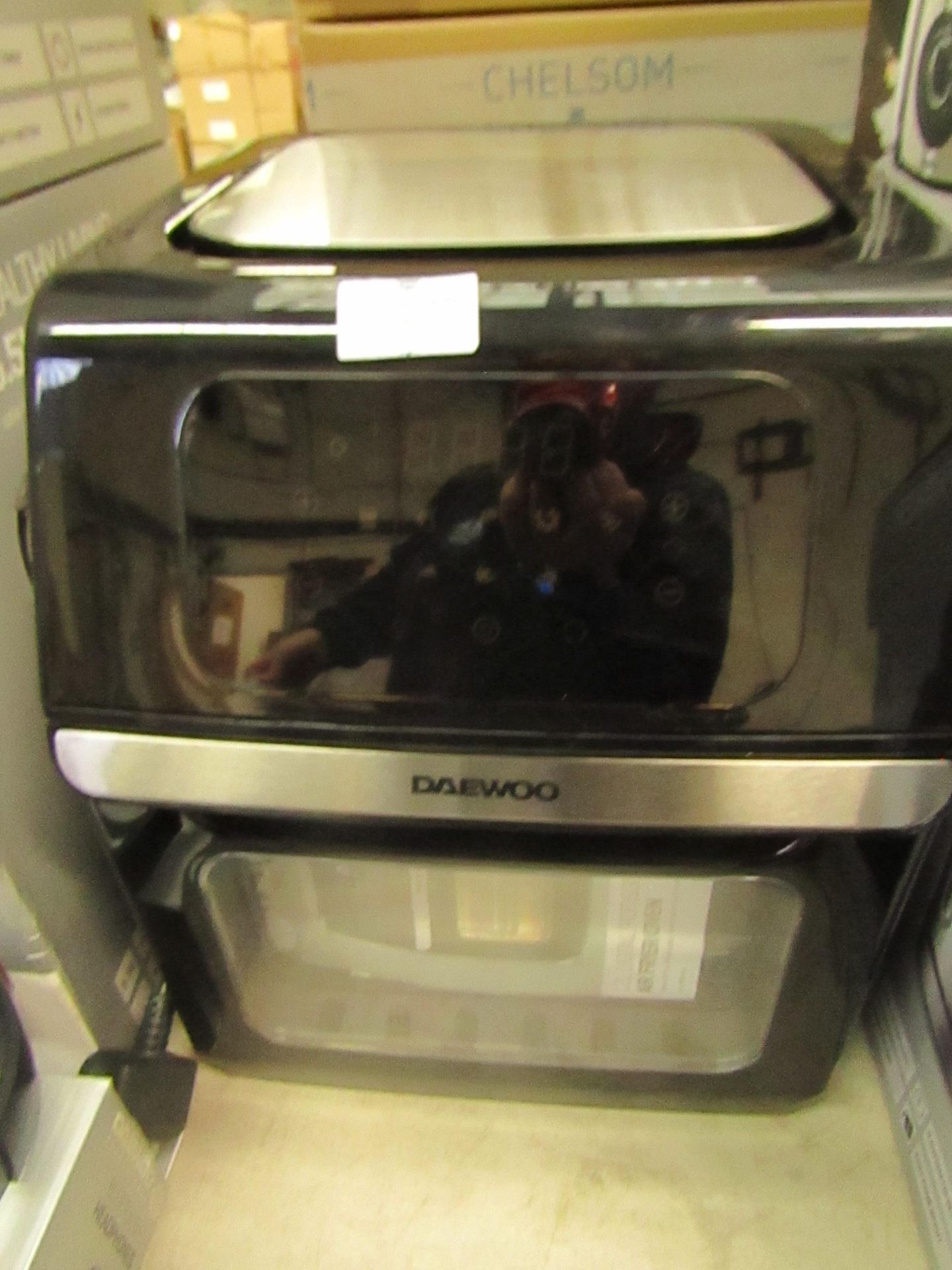 1X Daewoo 12L Digital Rotisserie Air Fryer Oven, Powers On When Tested, But Have Not Tested Item Any