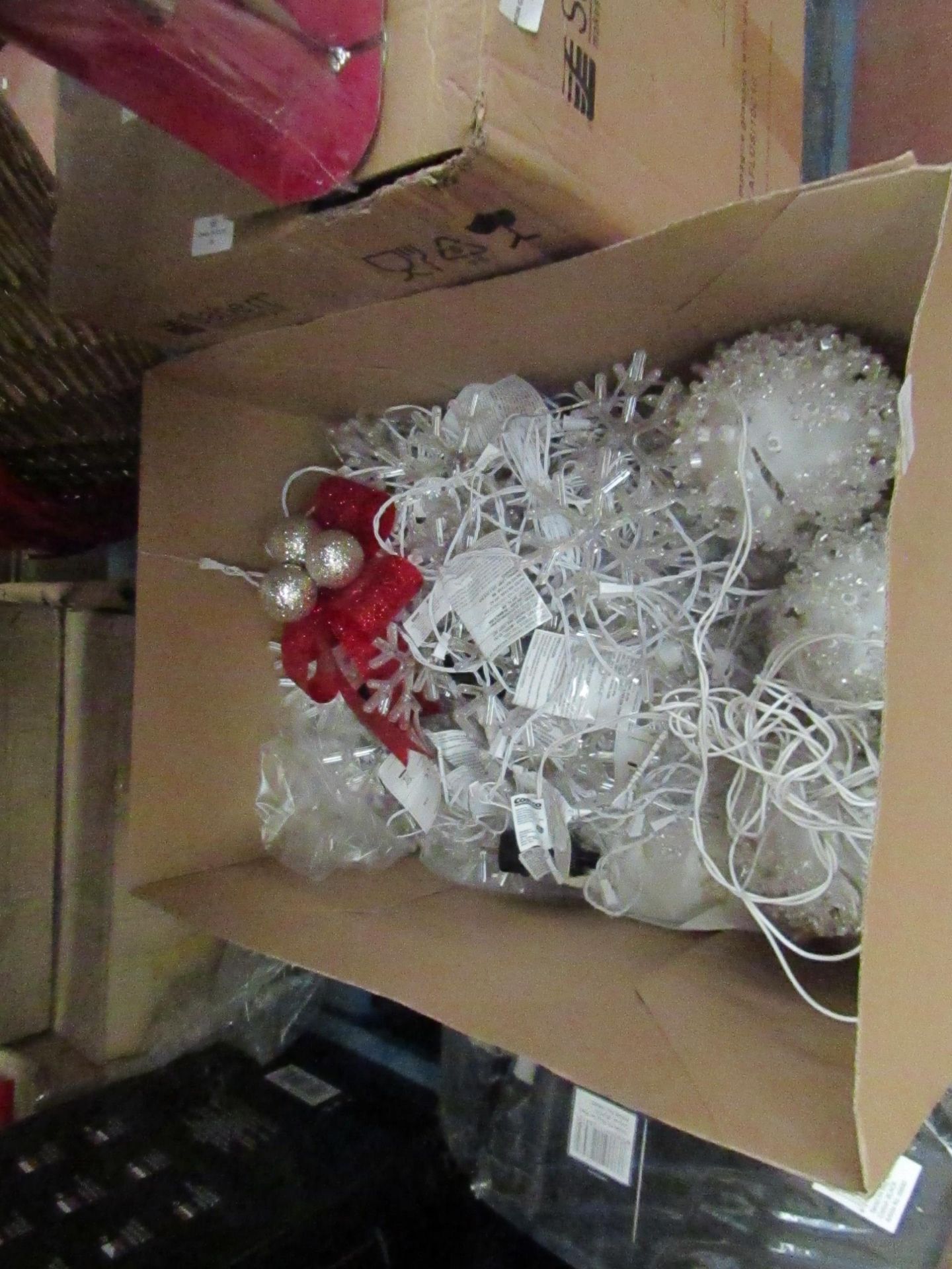 1x Box Containing Approx 4 Pair's Of Costco - 16 Snowflake Spring Lights - Untested, No Packaging.