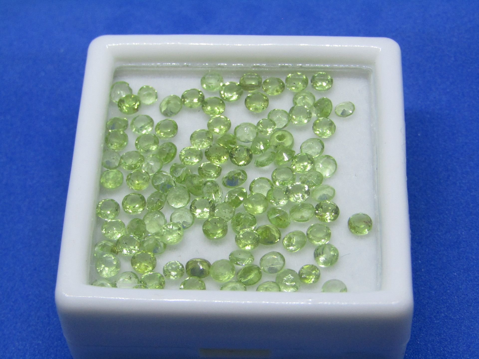 **No Buyers Commission on this lot ** IGL&I Certified Natural Peridot - 100 Pieces - 13.00