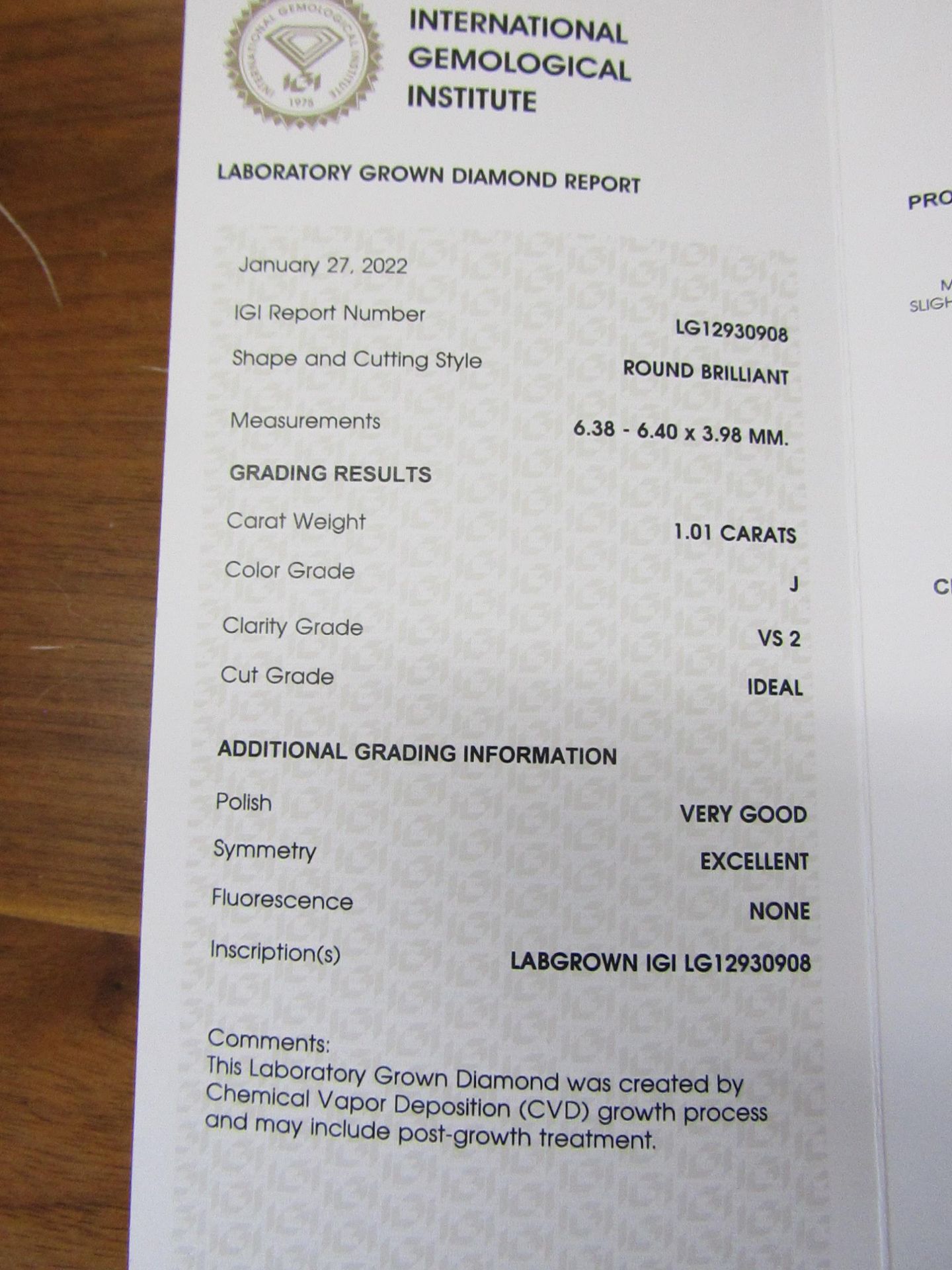 1.01 Carat round Brilliant cut, VS2, colour J, Synthetic Lab Diamond, comes with a IGI Certificate. - Image 2 of 2